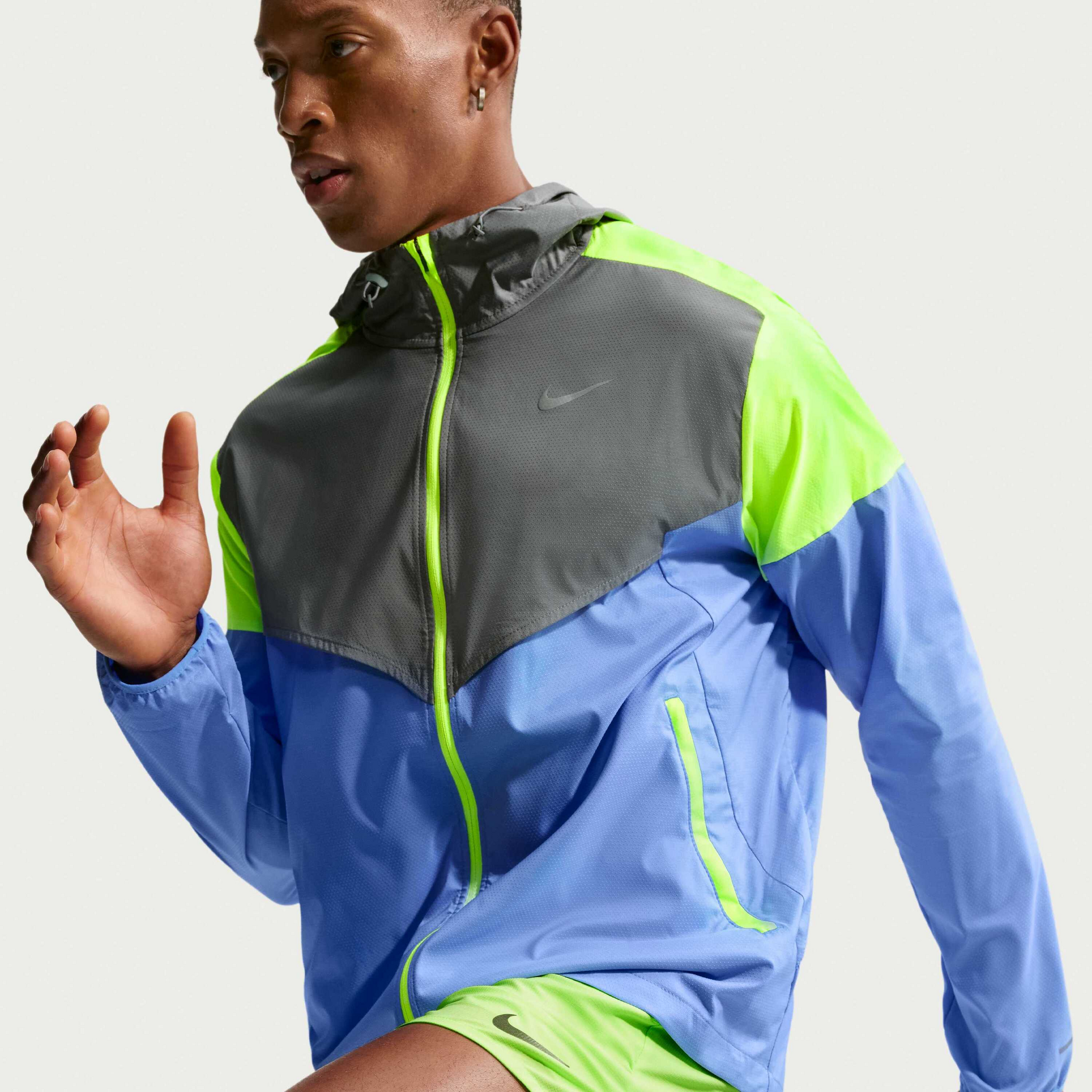 NIKE, Men's Running Jacket Impossibly Light Windrunner