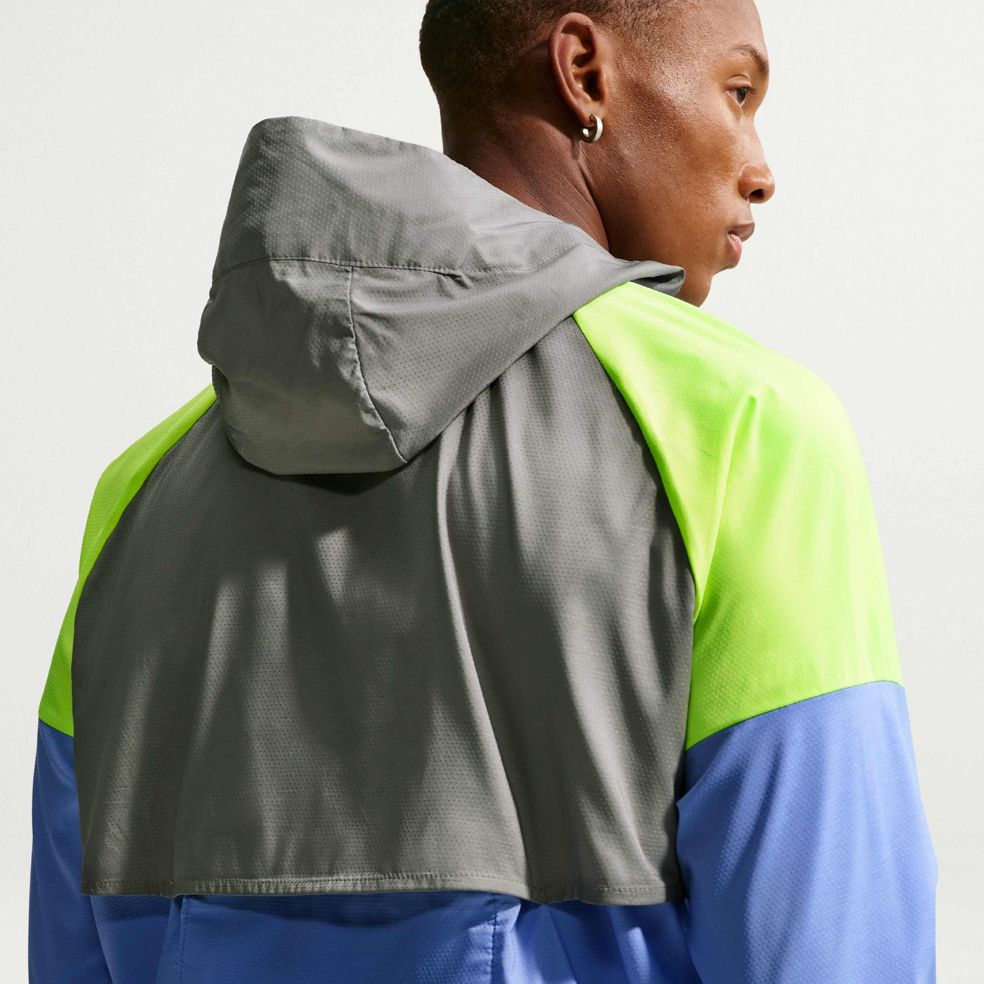 NIKE, Men's Running Jacket Impossibly Light Windrunner