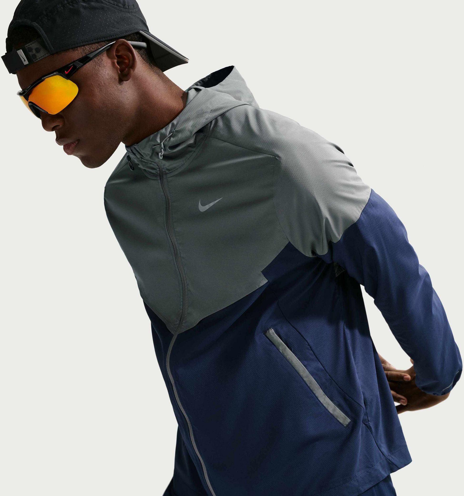 NIKE, Men's Running Jacket Impossibly Light Windrunner