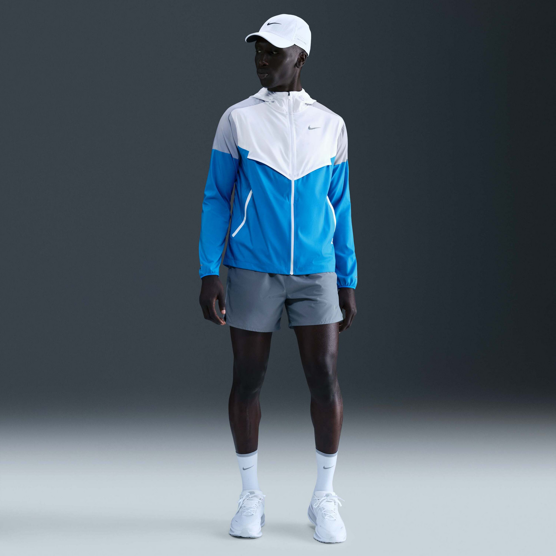 NIKE, Men's Running Jacket Impossibly Light Windrunner