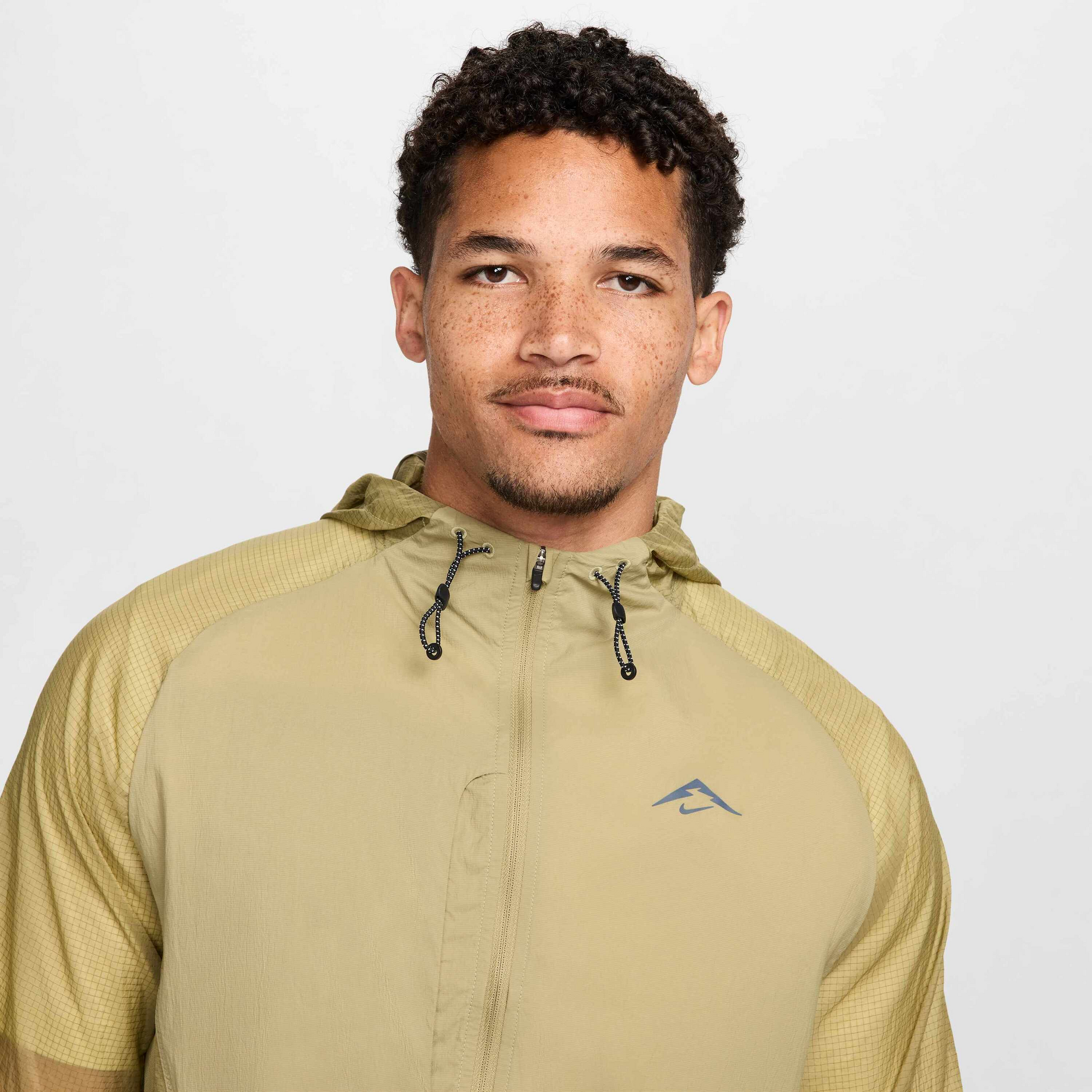 NIKE, Men's Running Jacket Trail Aireez