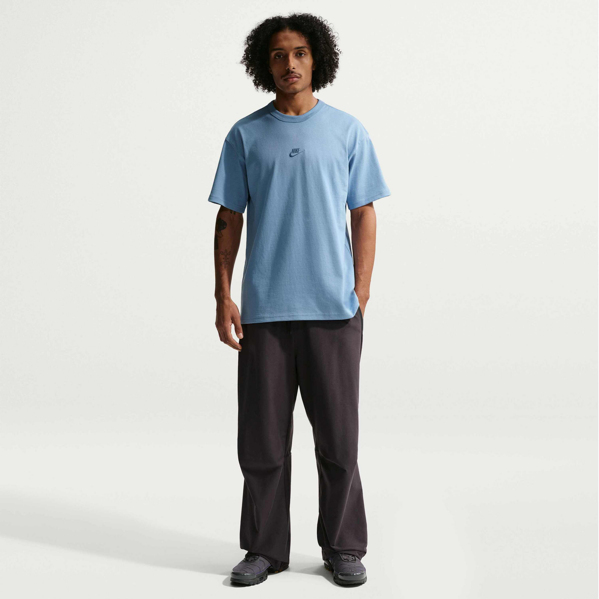 NIKE, Men's T-shirt Sportswear Premium Essentials