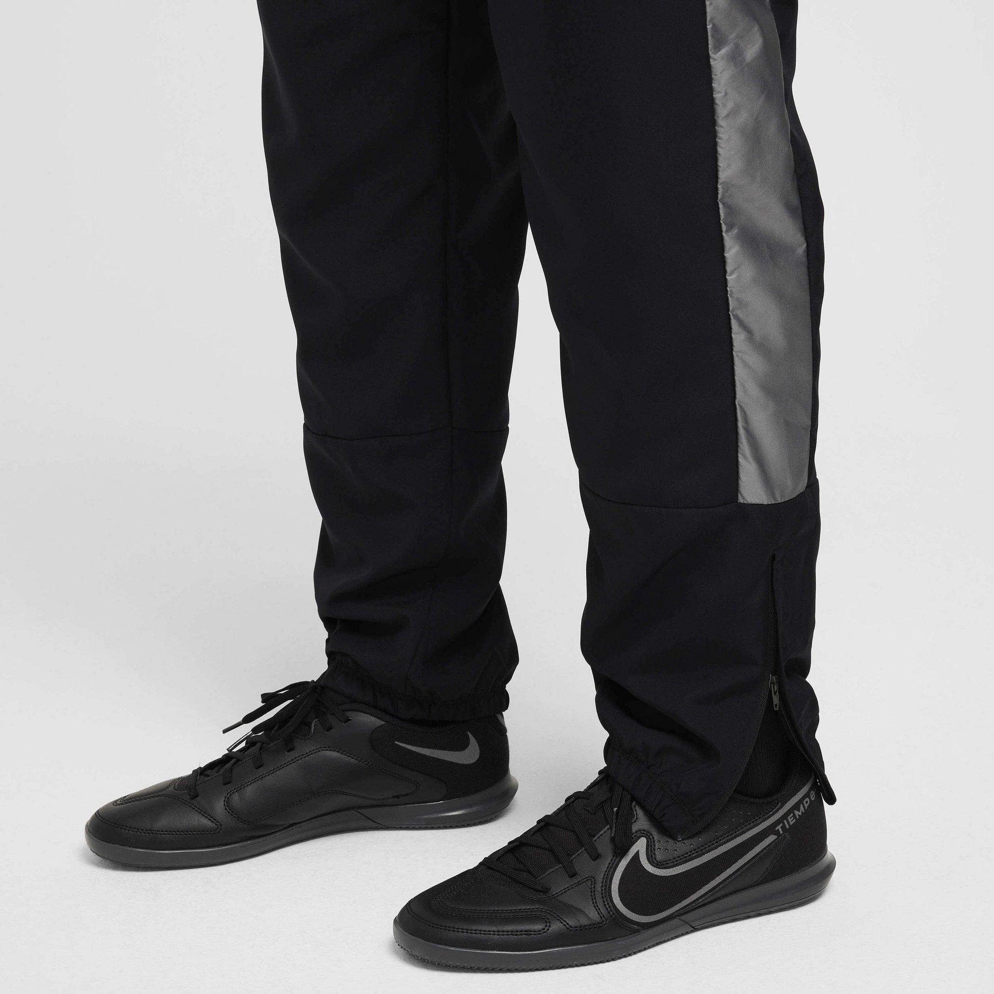 NIKE, Men's Water-repellent Football Pants Academy