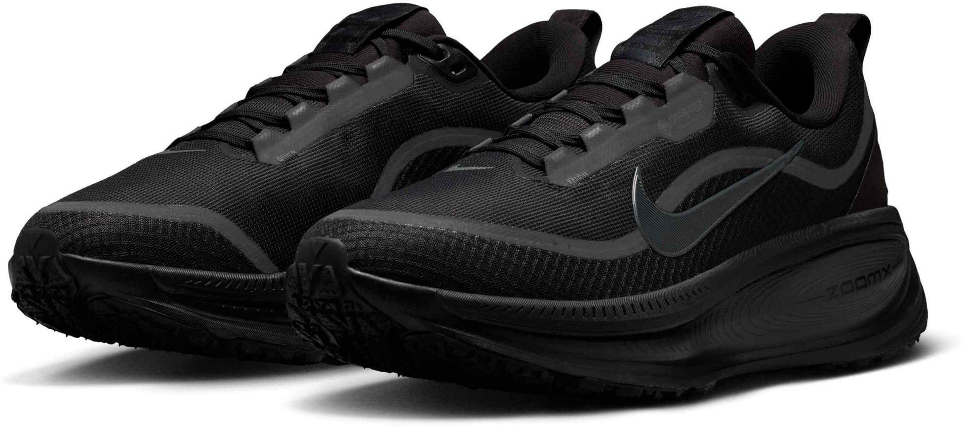 NIKE, Men's Waterproof Road Running Shoes With Reflective Design Accents Vomero 18 Gore-tex