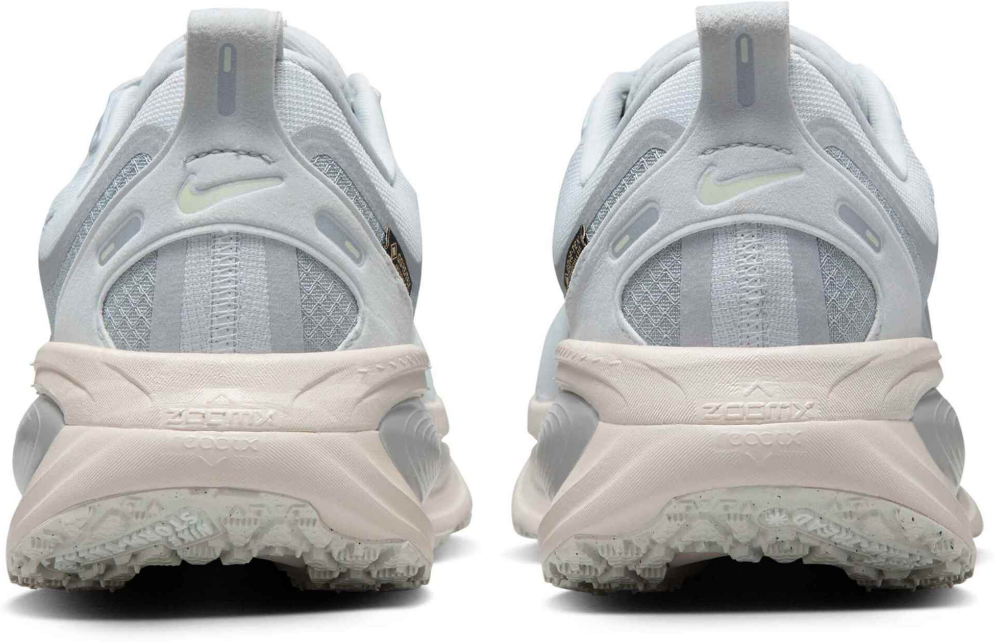 NIKE, Men's Waterproof Road Running Shoes With Reflective Design Accents Vomero 18 Gore-tex