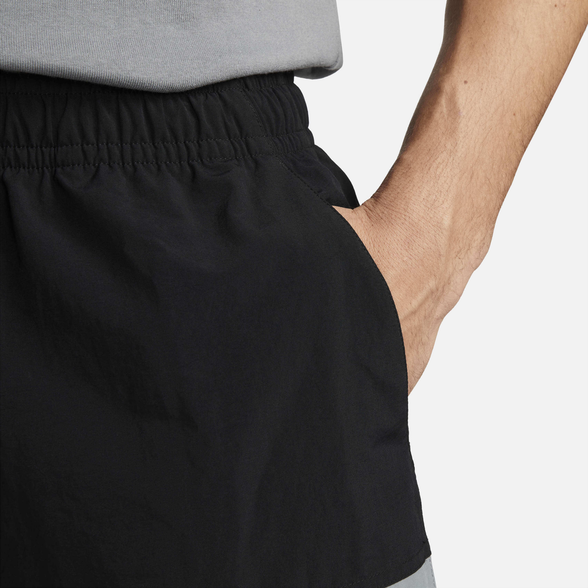 NIKE, Men's Woven Colour-blocked Shorts Club