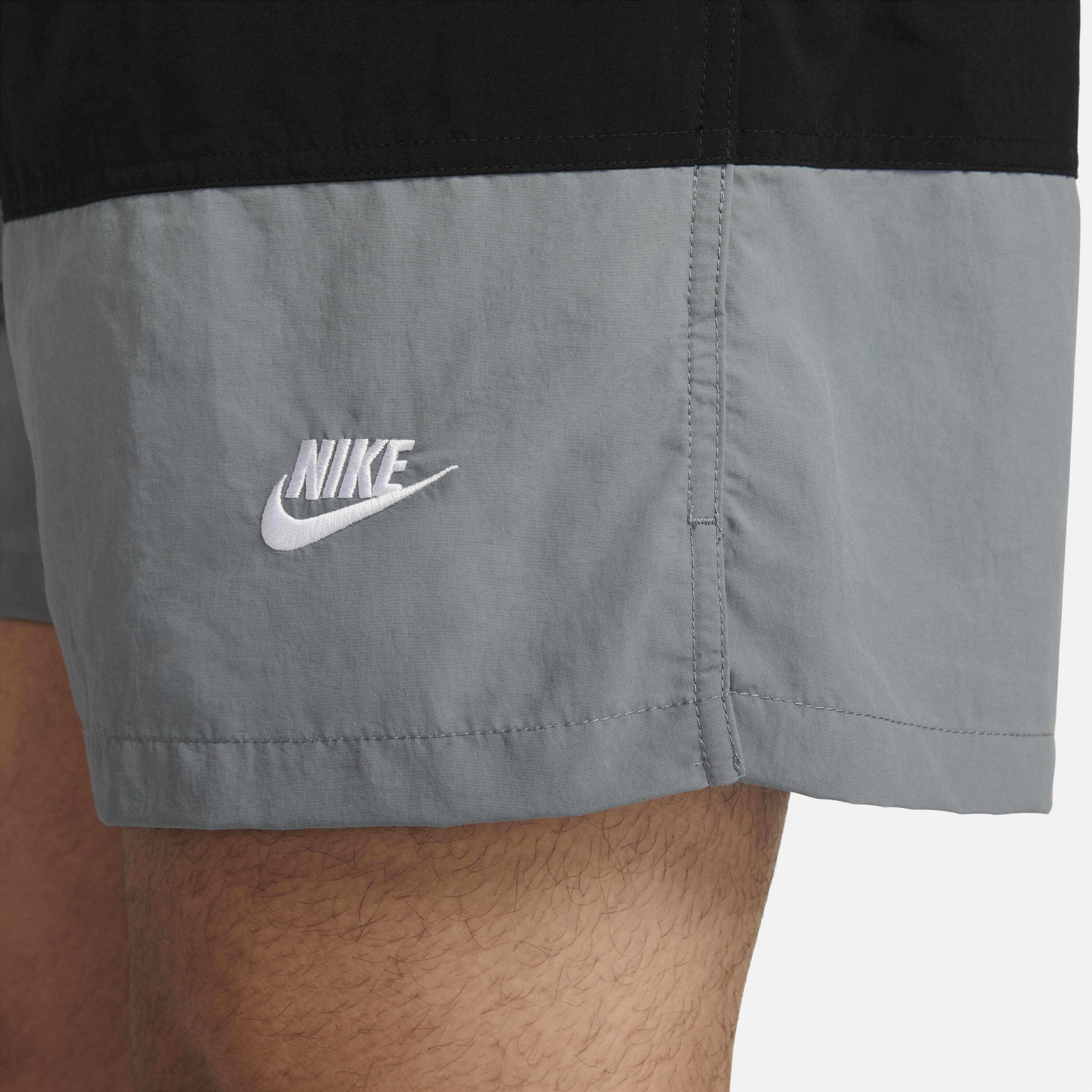 NIKE, Men's Woven Colour-blocked Shorts Club