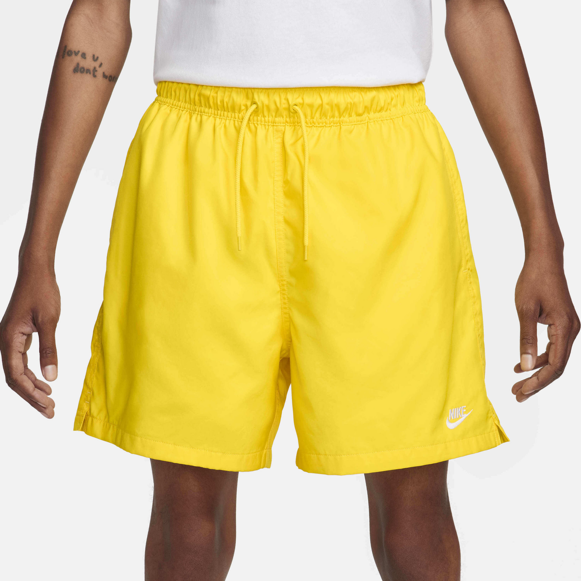 NIKE, Men's Woven Flow Shorts Club