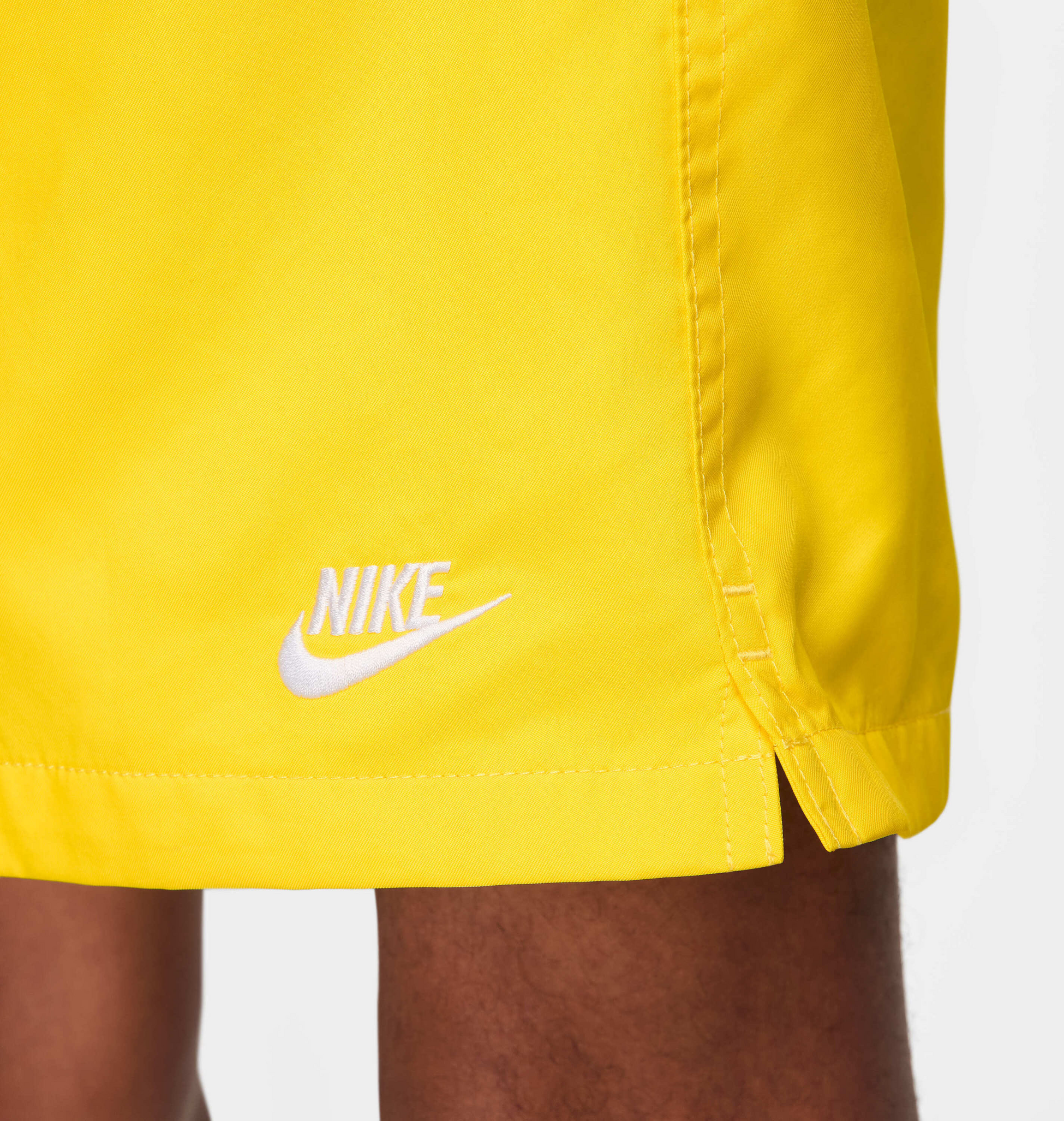 NIKE, Men's Woven Flow Shorts Club