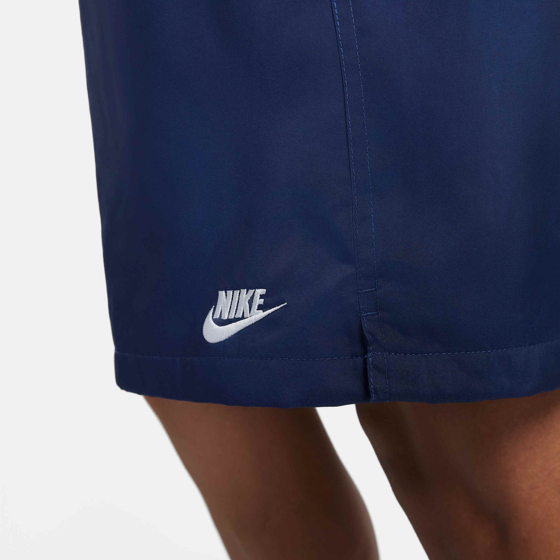 NIKE, Men's Woven Flow Shorts Club