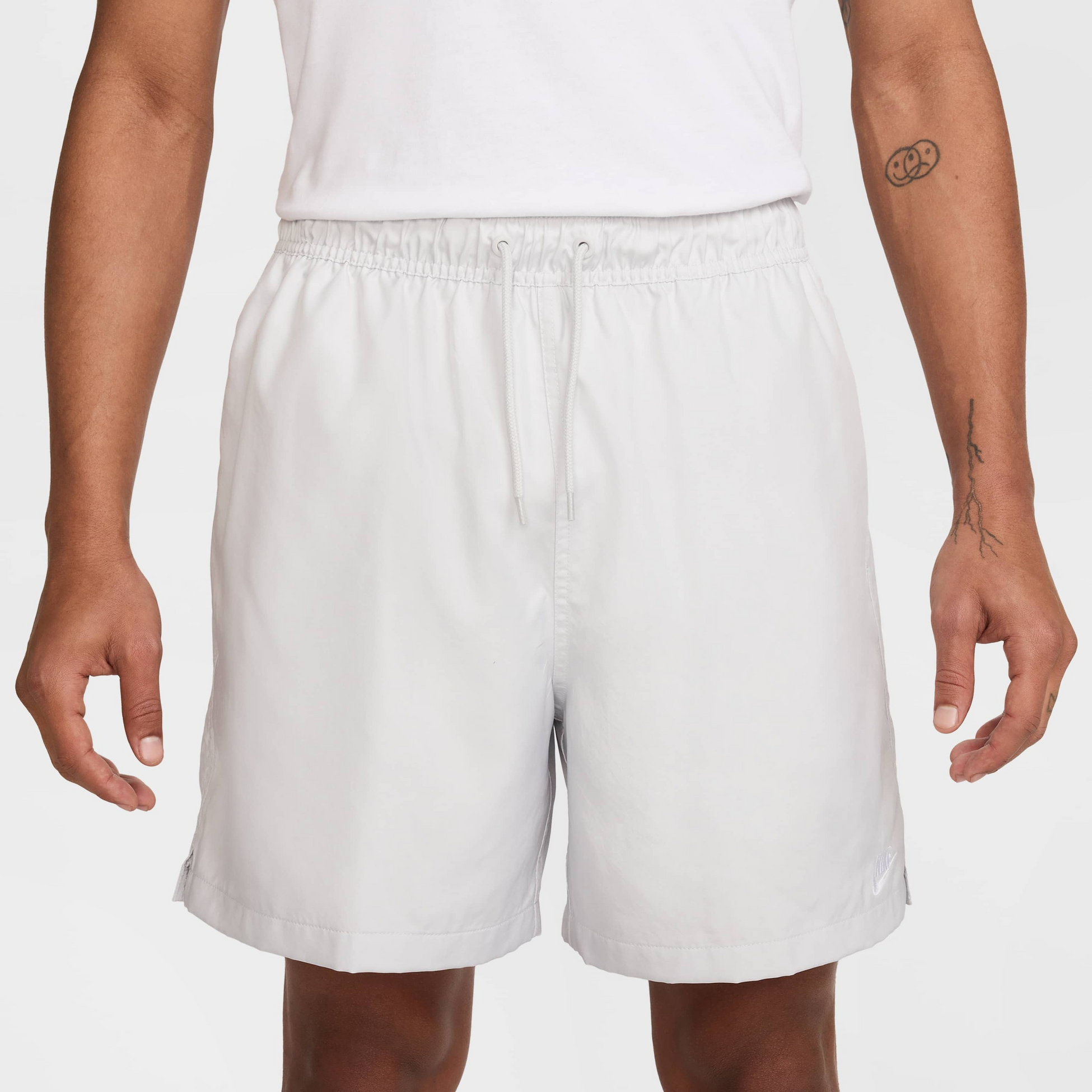 NIKE, Men's Woven Flow Shorts Club