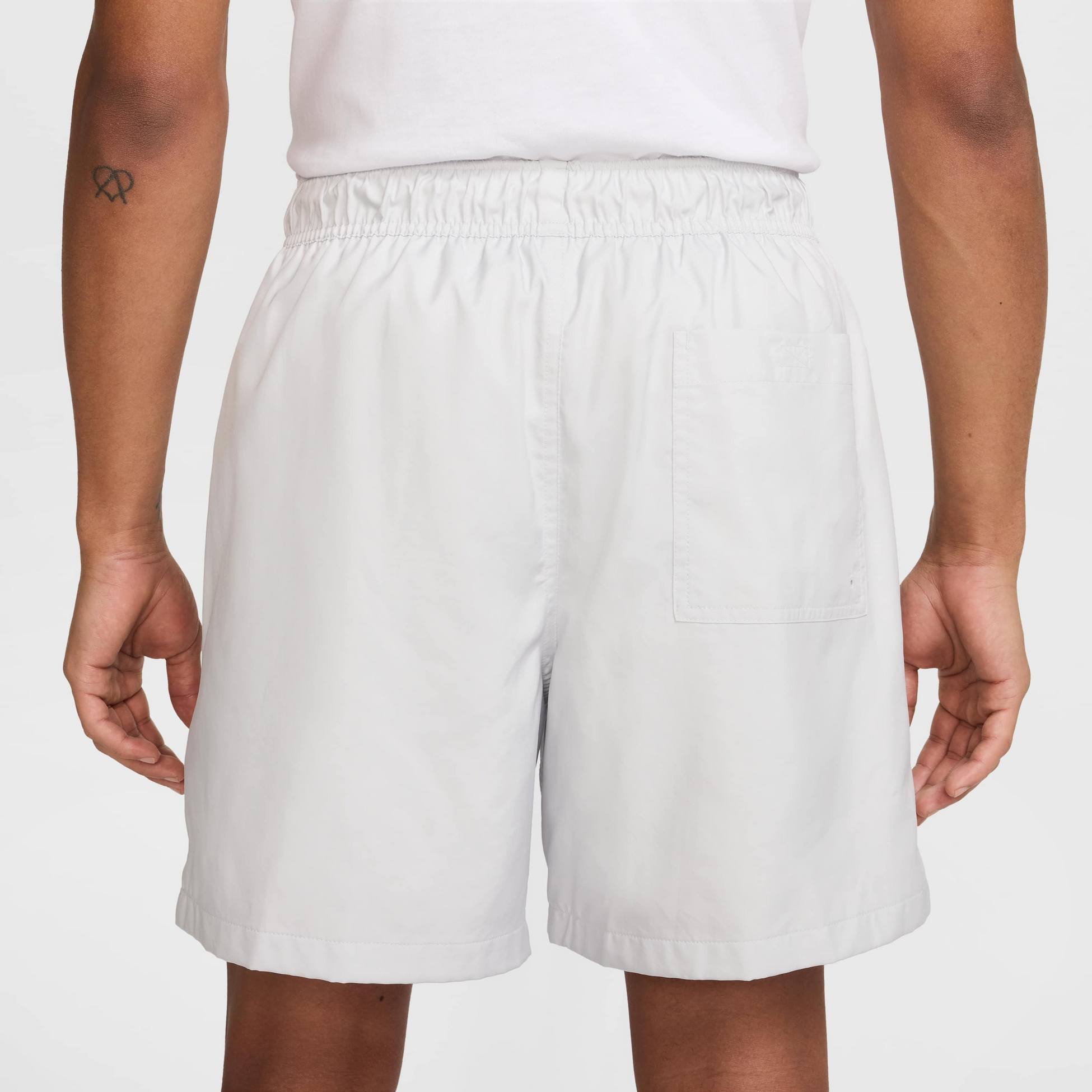 NIKE, Men's Woven Flow Shorts Club