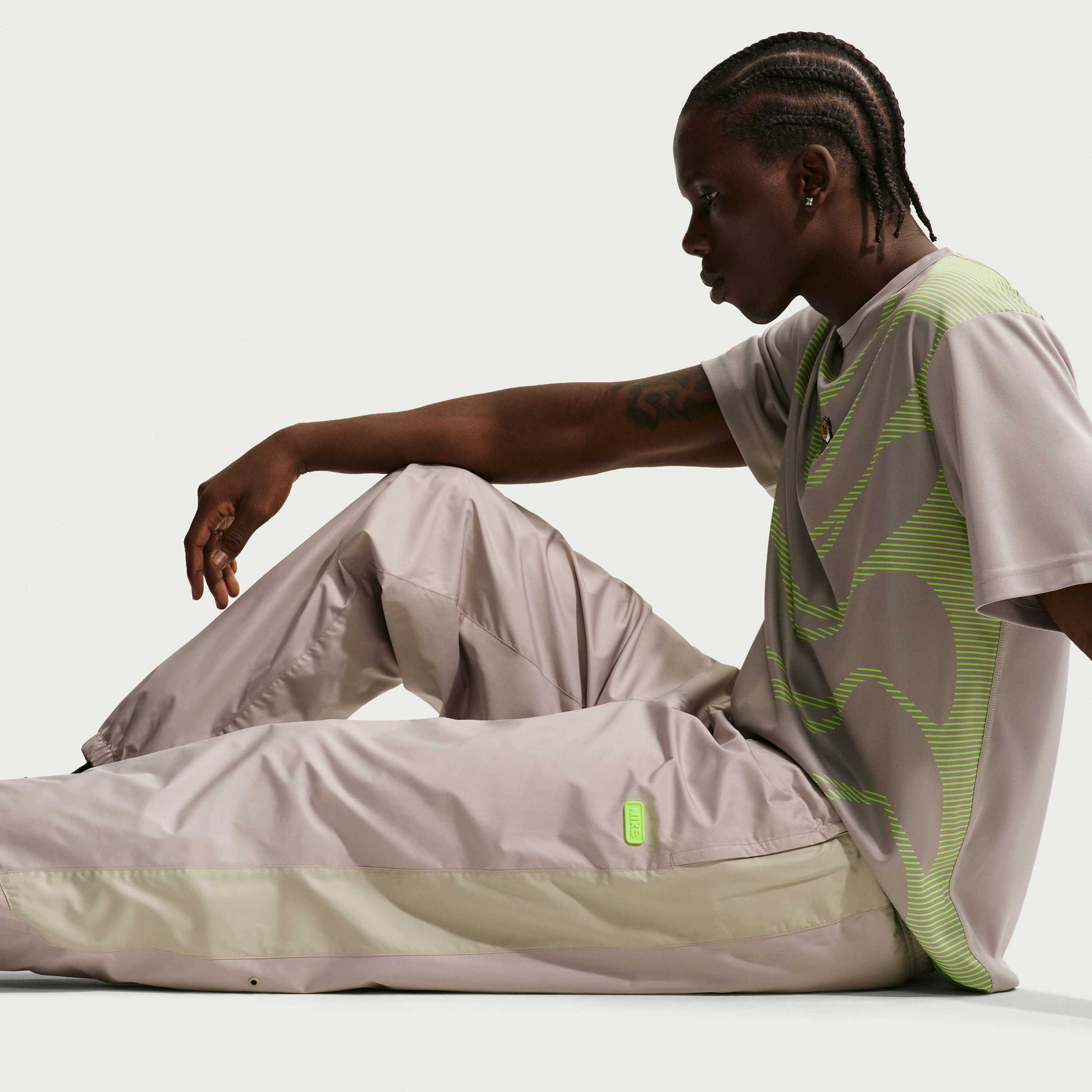 NIKE, Men's Woven Graphic Trousers Windrunner