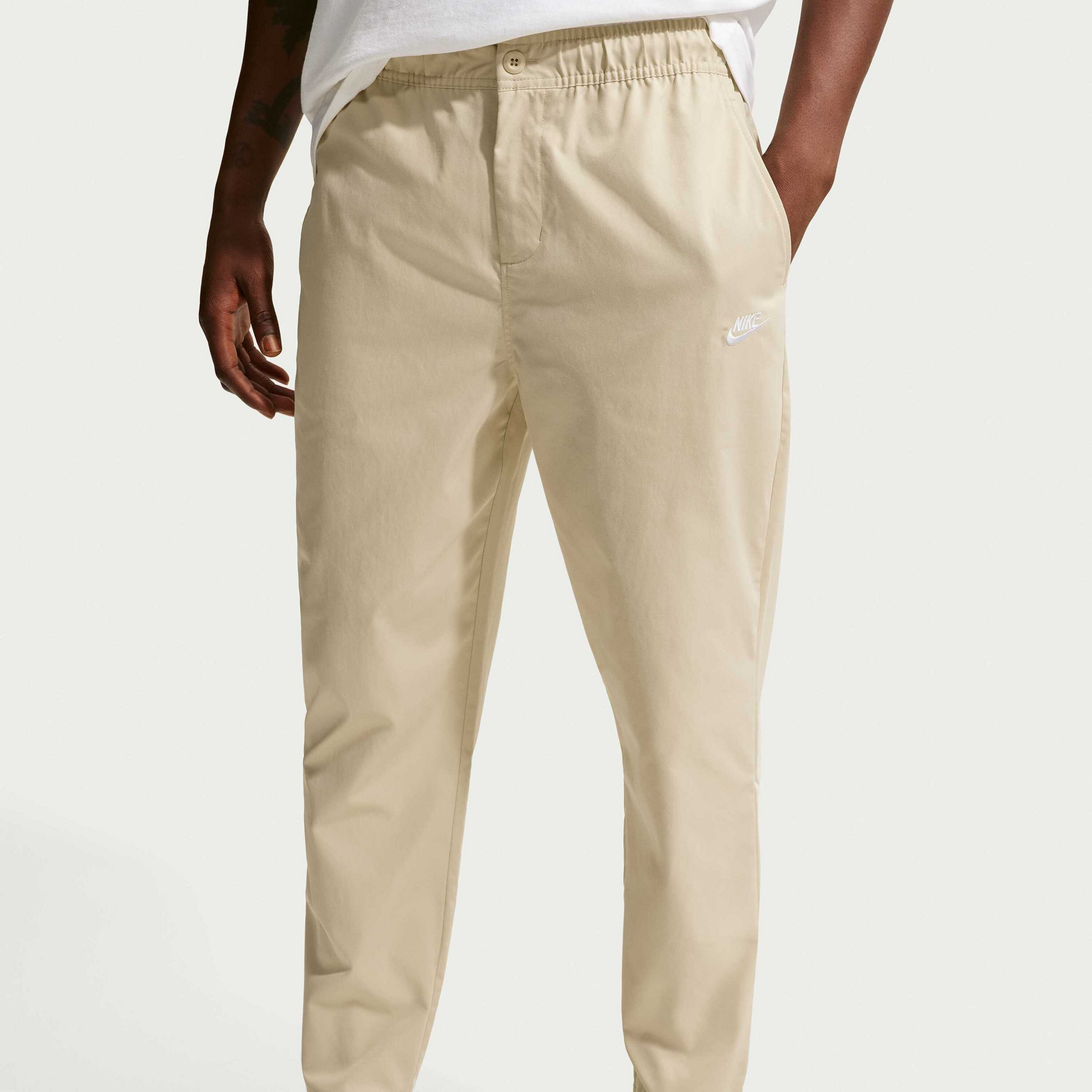 NIKE, Men's Woven Tapered Trousers Club