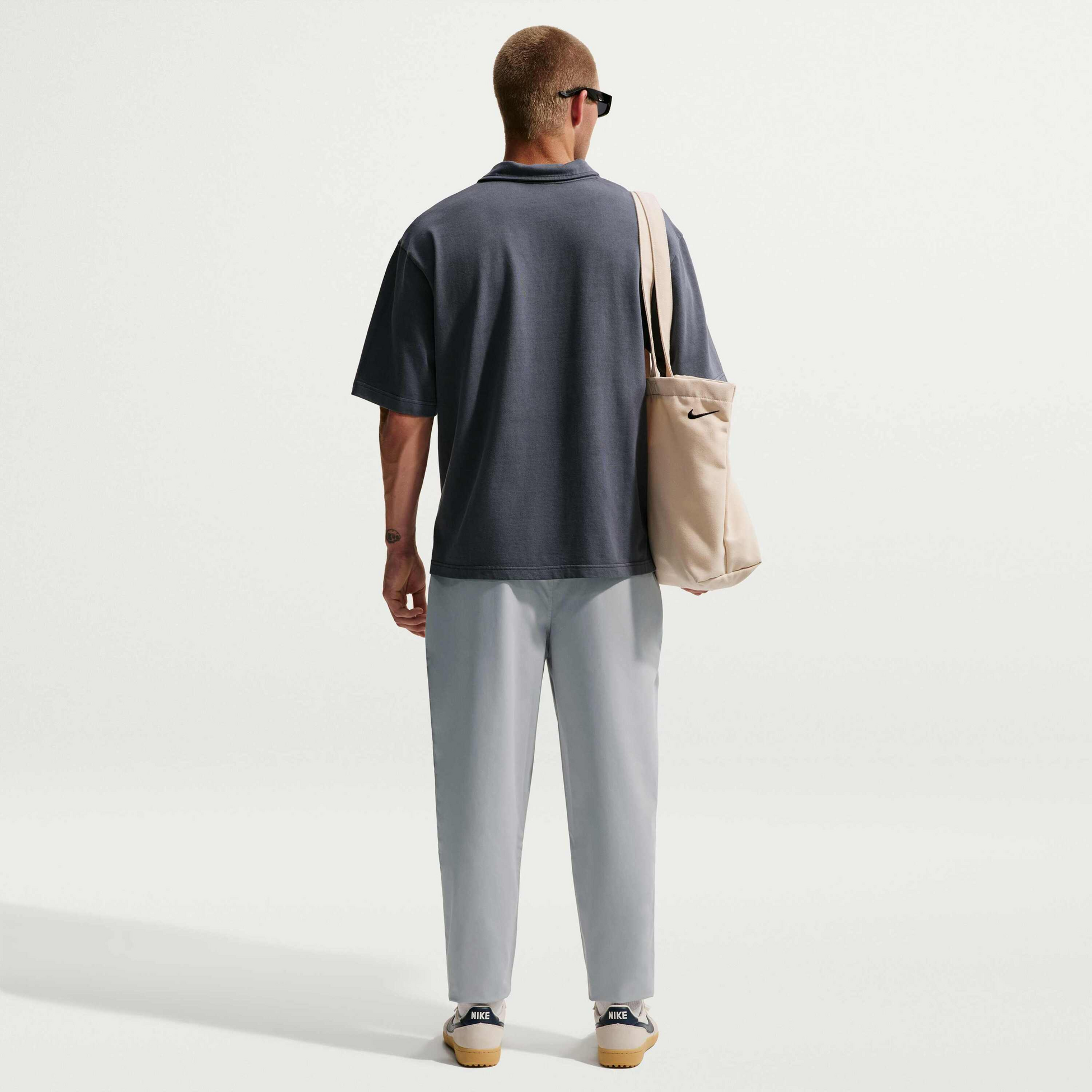 NIKE, Men's Woven Tapered Trousers Club