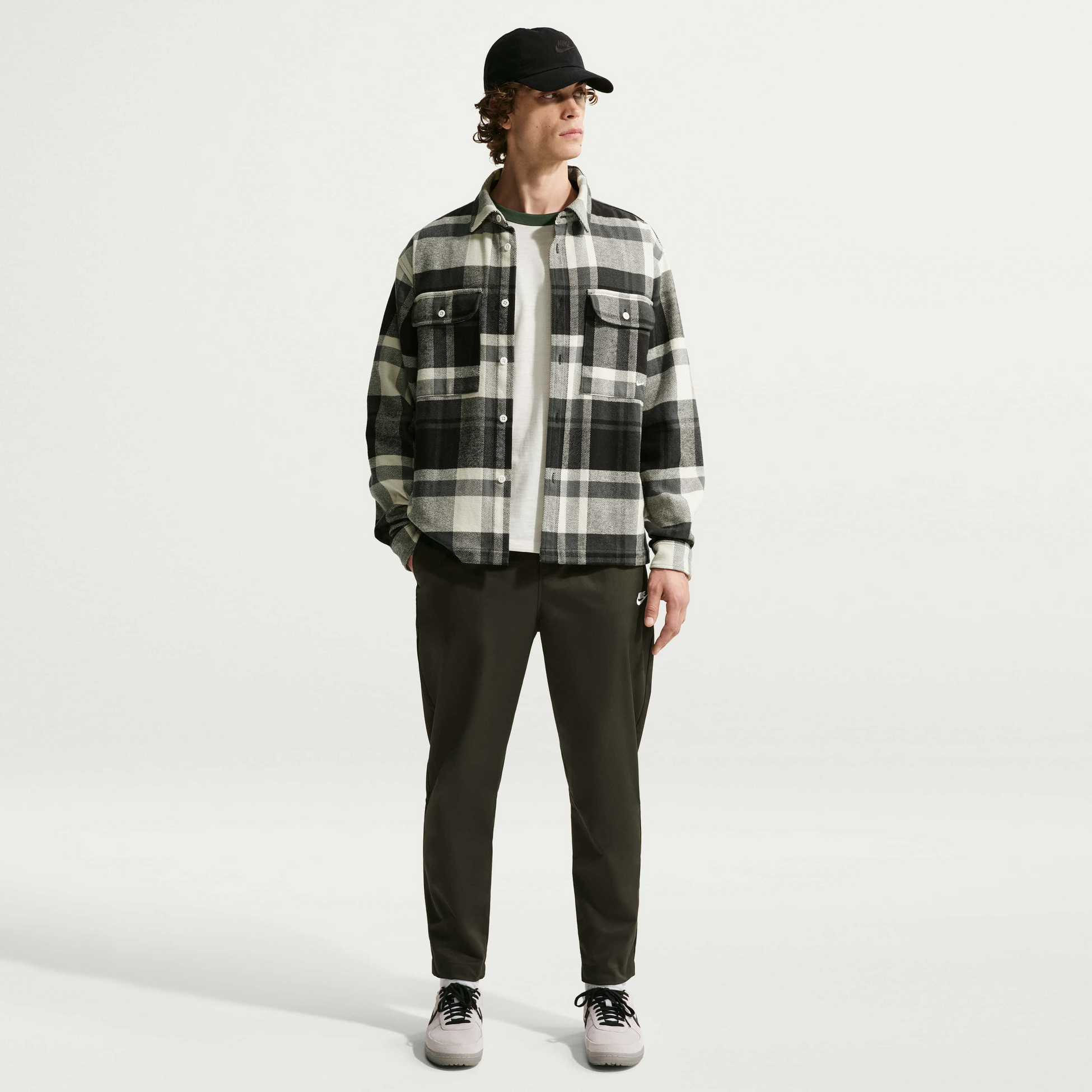 NIKE, Men's Woven Tapered Trousers Club