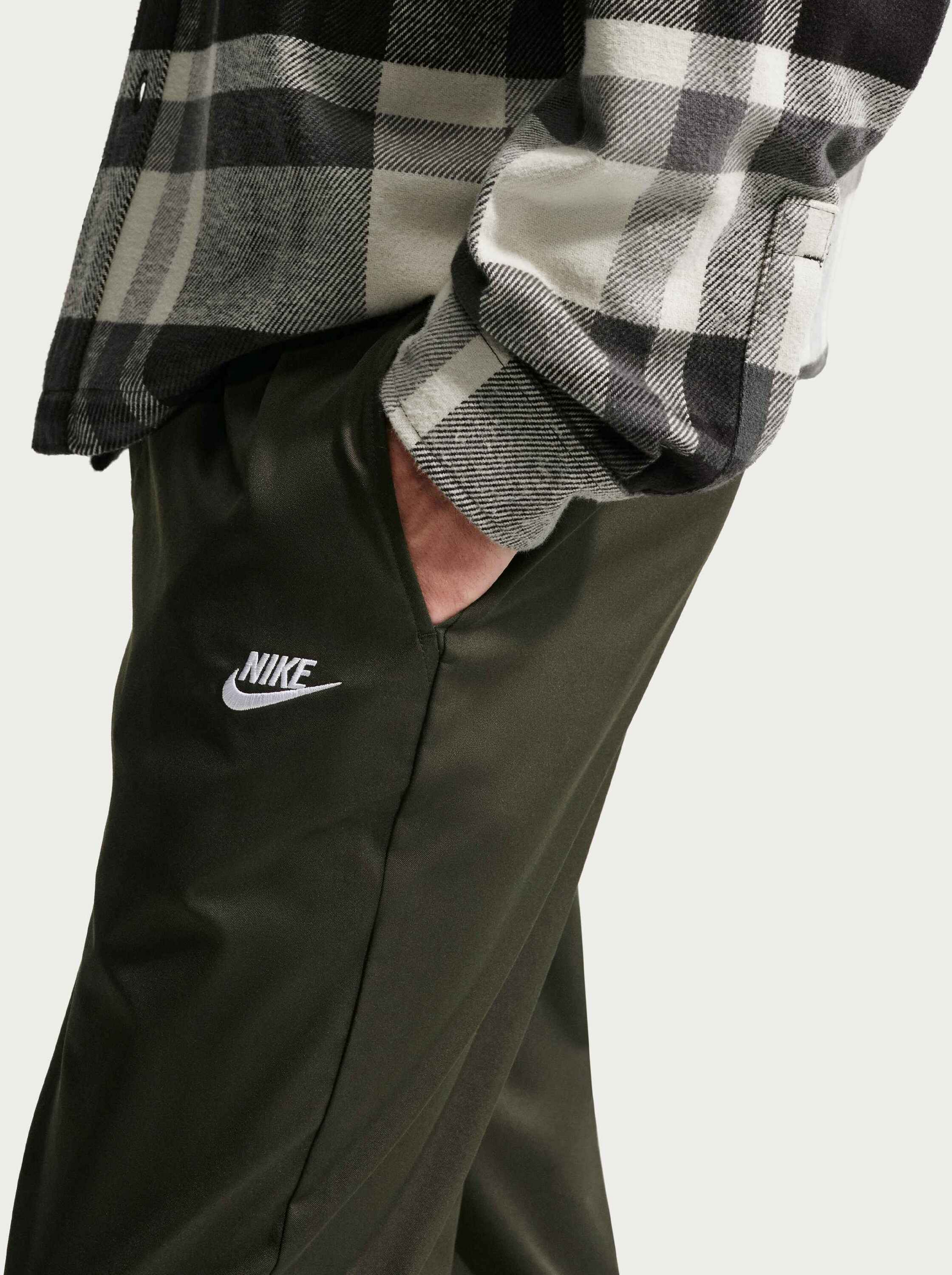 NIKE, Men's Woven Tapered Trousers Club