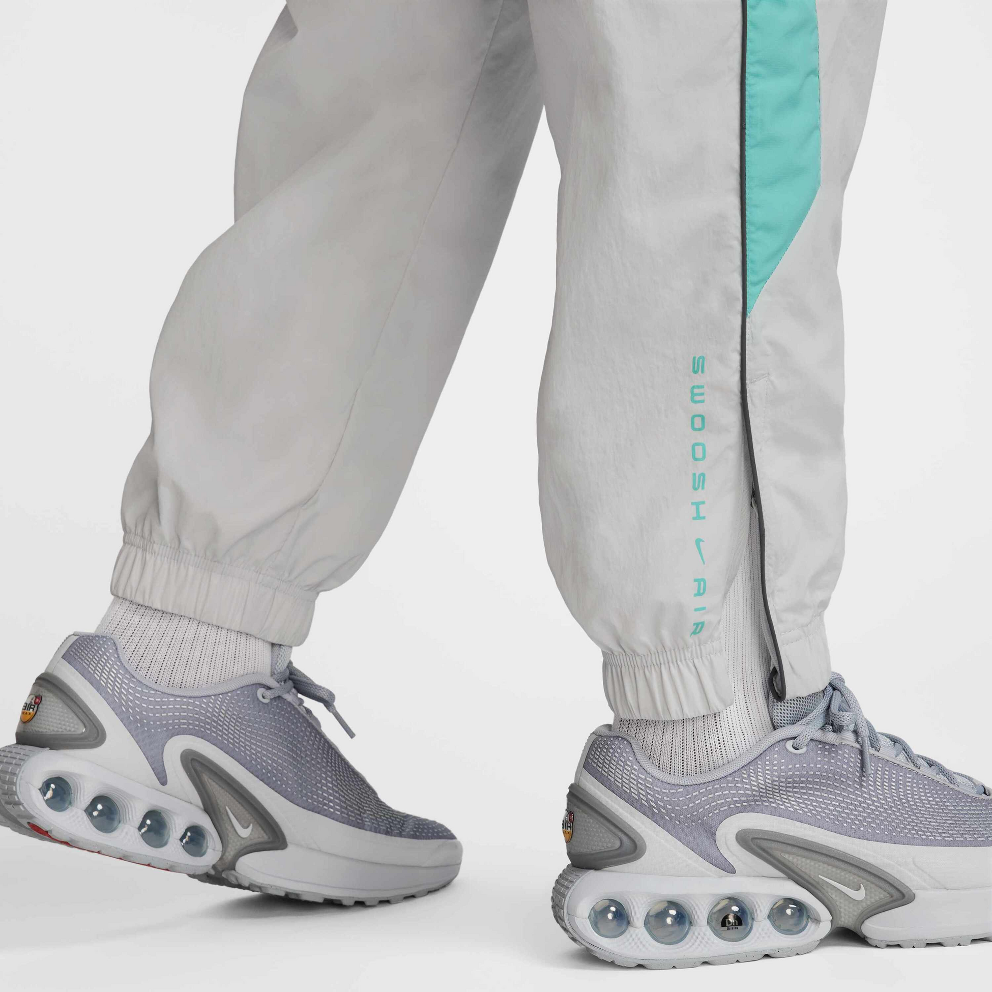 NIKE, Men's Woven Trousers Air