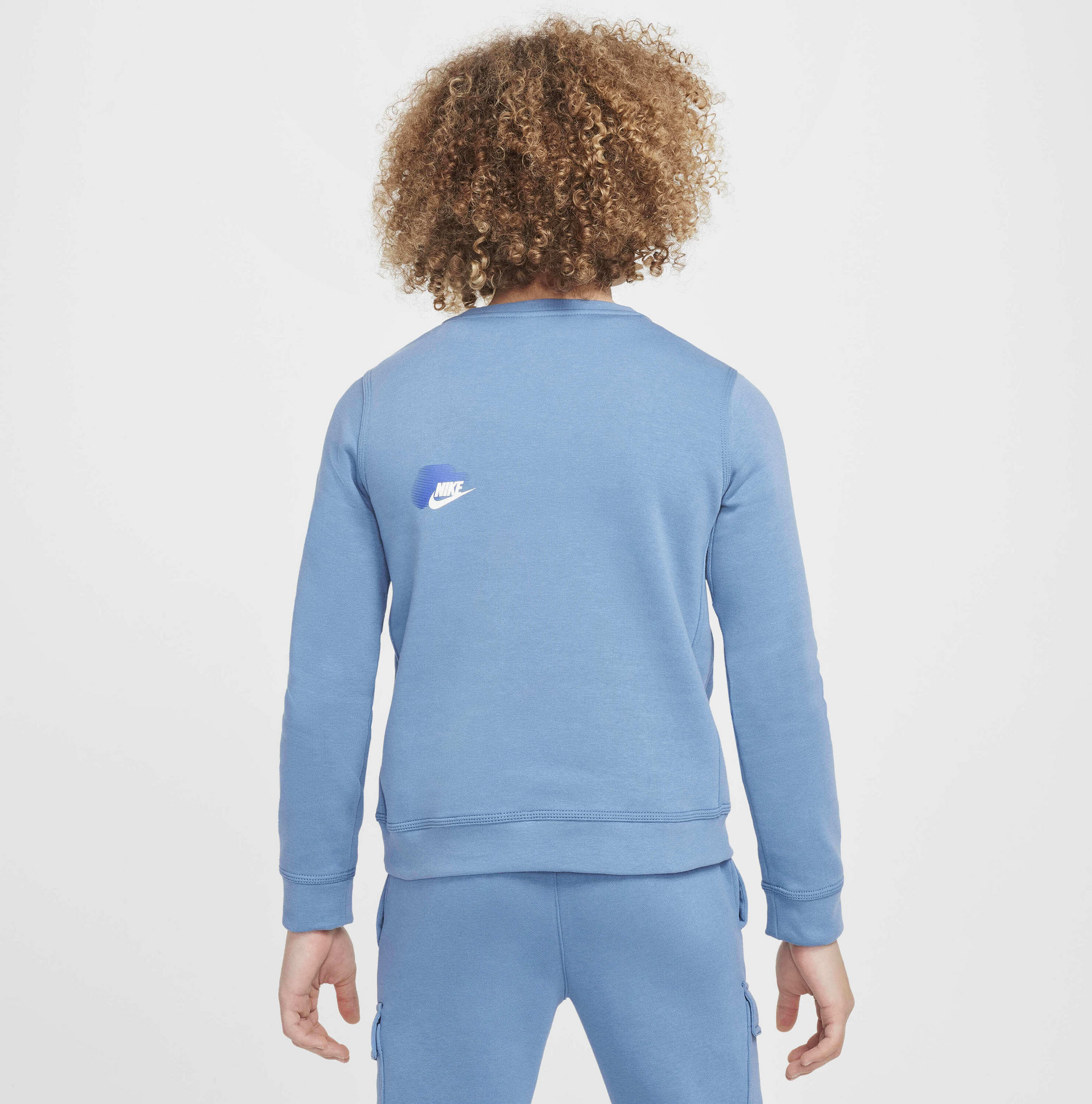 NIKE, Older Kids' (boys') Crew-neck Sweatshirt Sportswear Standard Issue