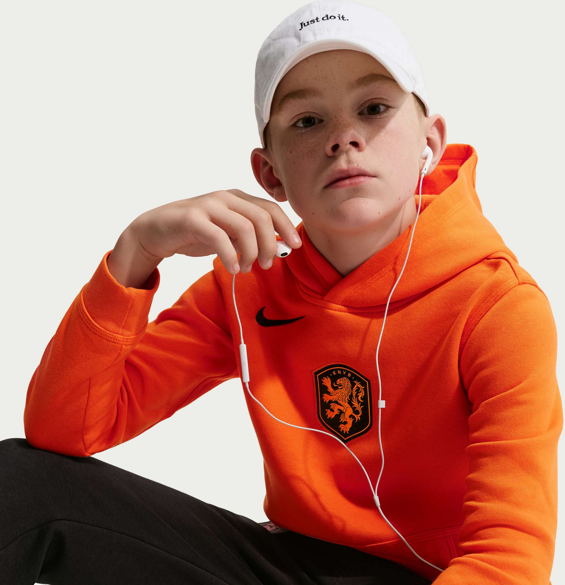 NIKE, Older Kids' (boys') Football Pullover Hoodie Netherlands Club
