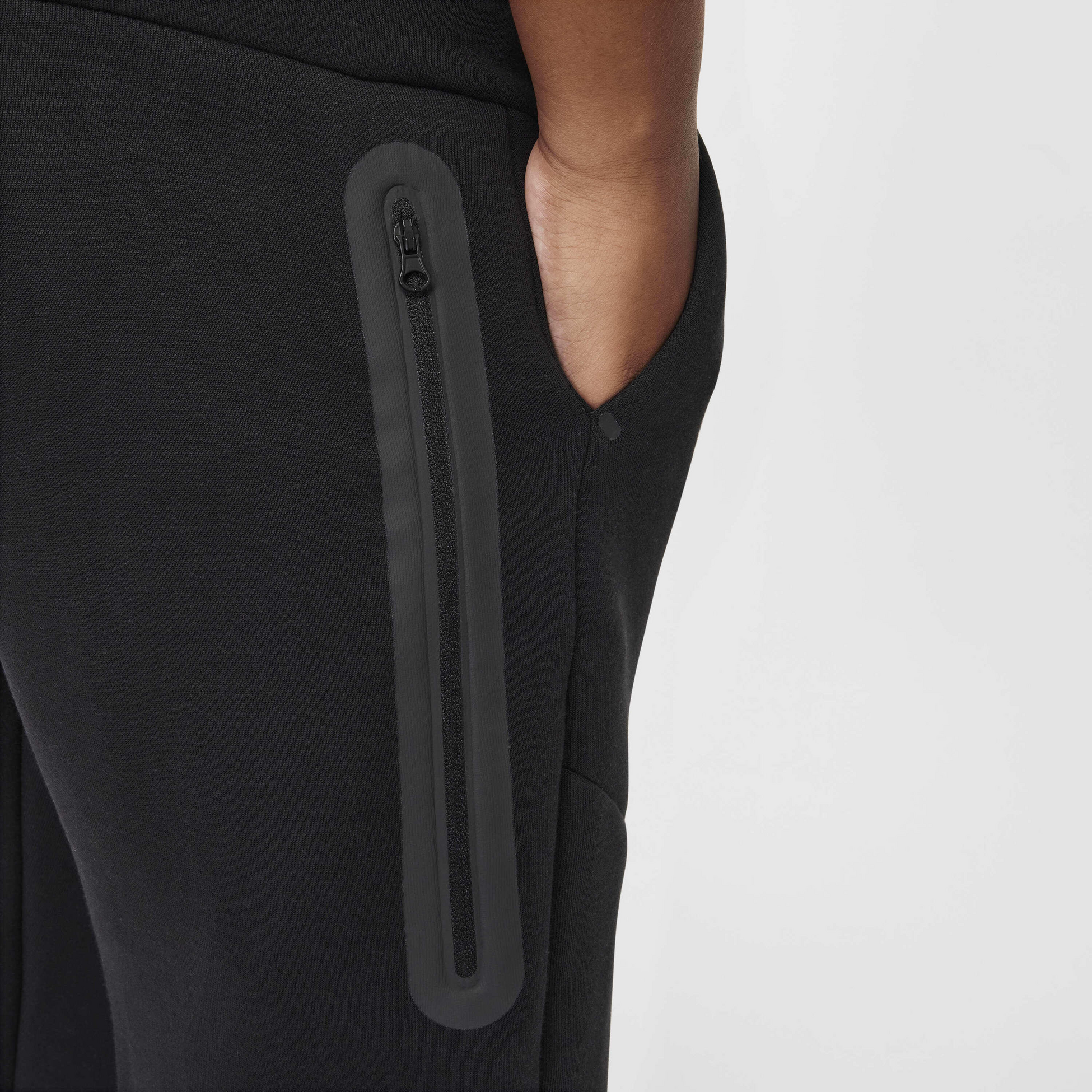 NIKE, Older Kids' (boys') Joggers Sportswear Tech Fleece