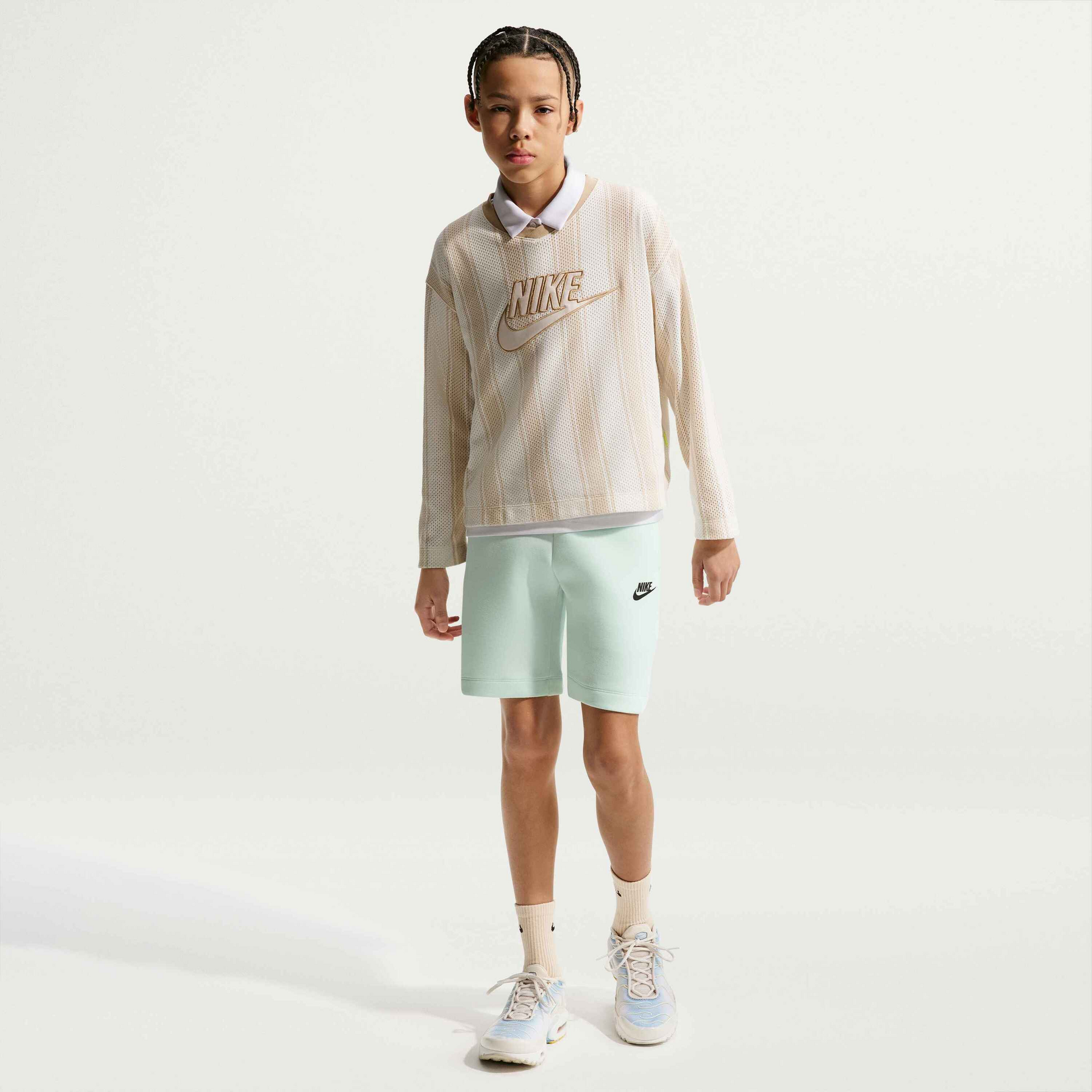 NIKE, Older Kids' (boys') Shorts Sportswear Tech Fleece