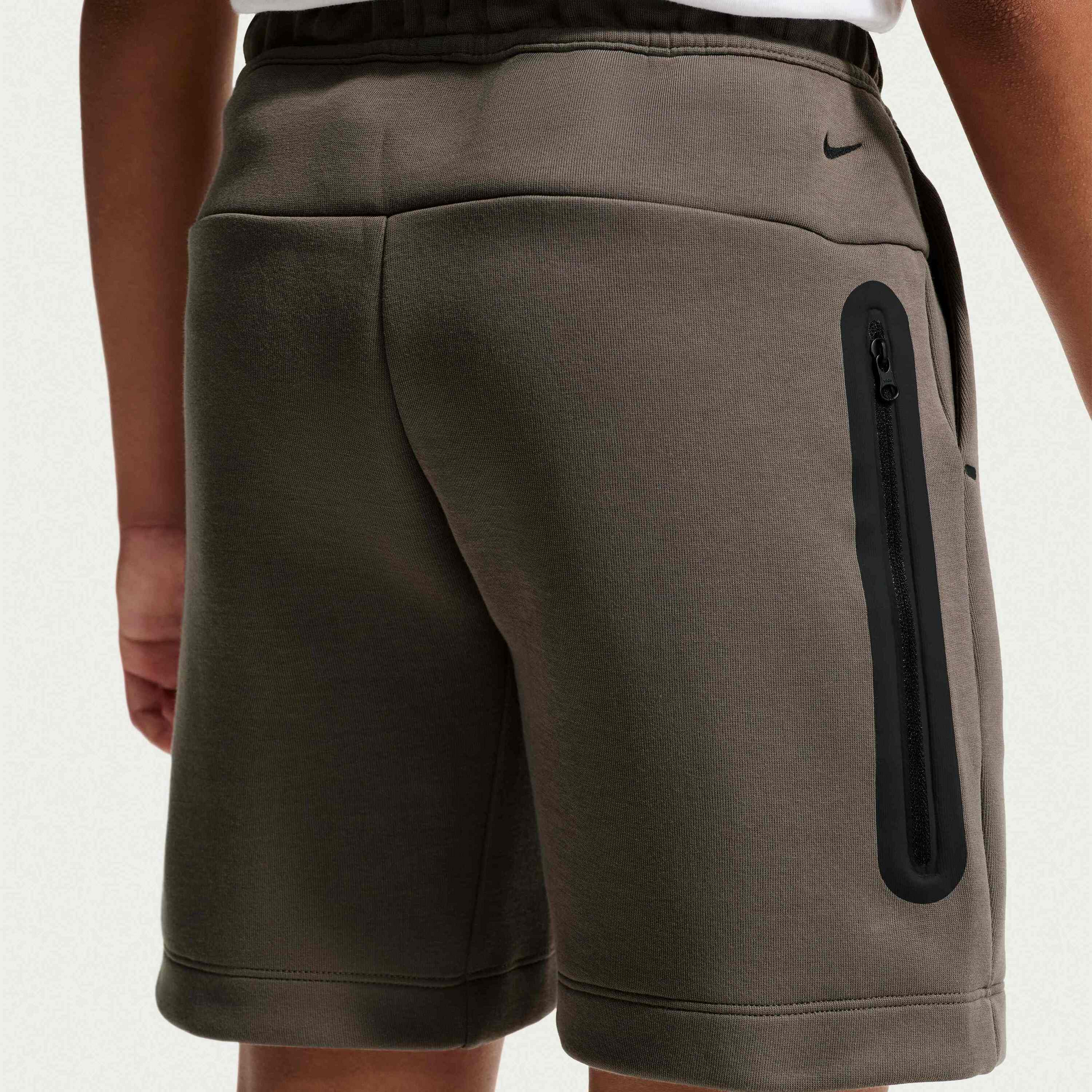 NIKE, Older Kids' (boys') Shorts Sportswear Tech Fleece