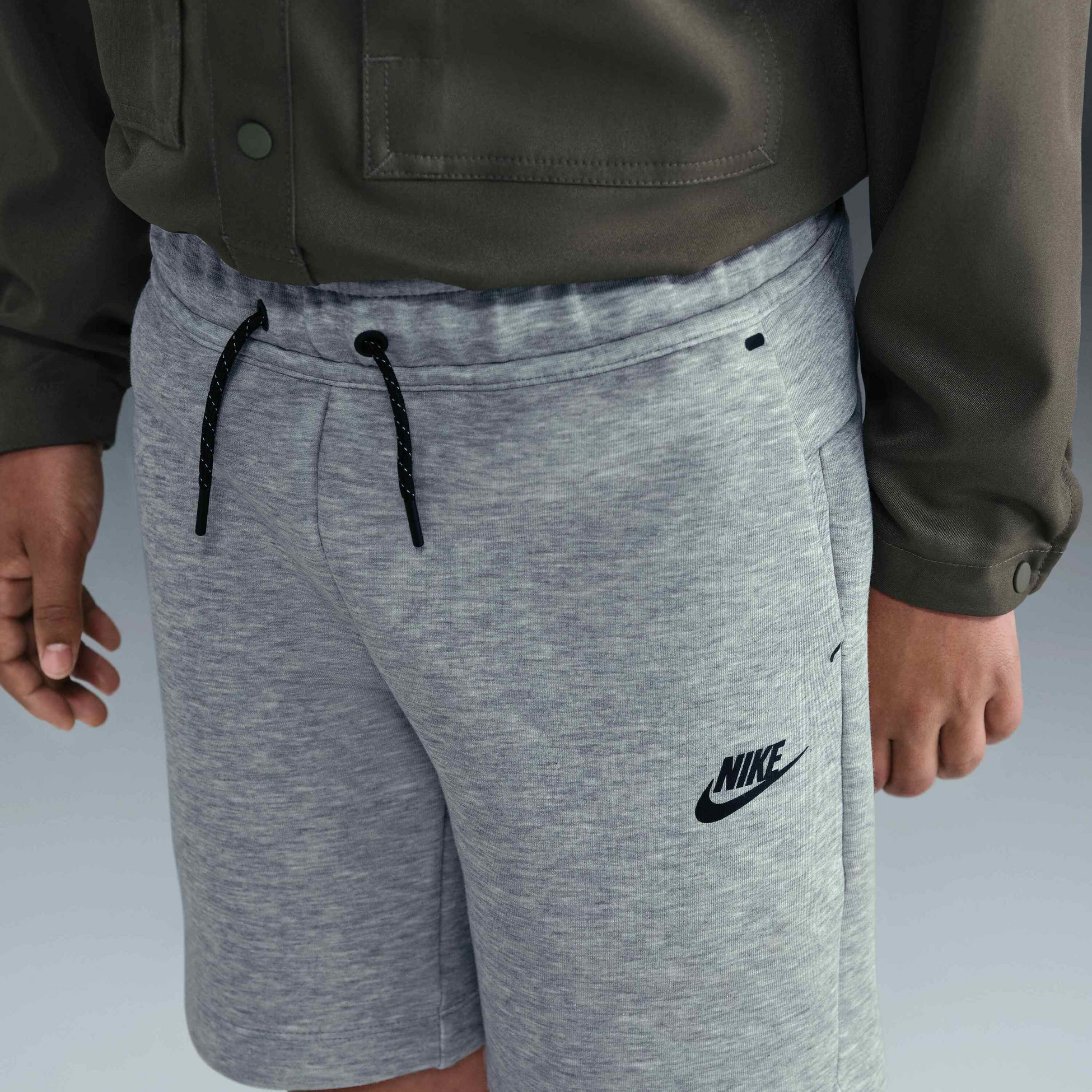 NIKE, Older Kids' (boys') Shorts Sportswear Tech Fleece