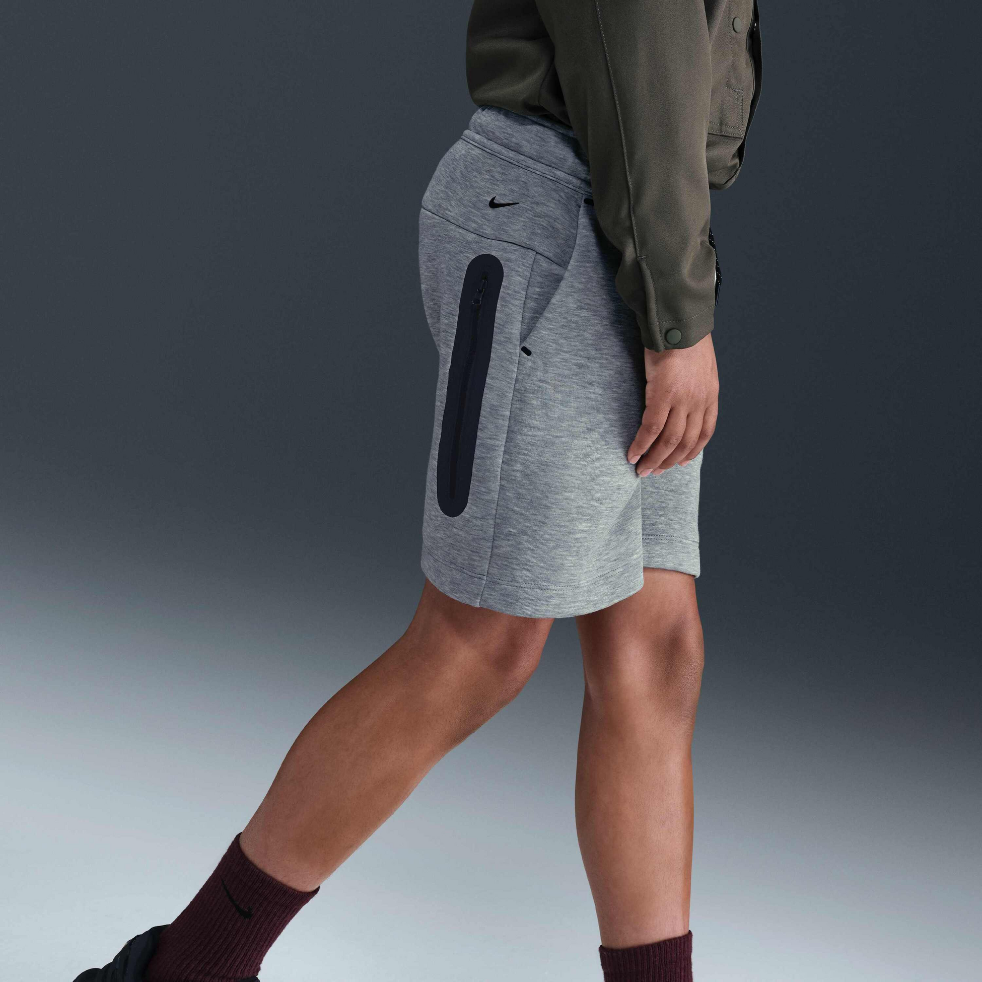 NIKE, Older Kids' (boys') Shorts Sportswear Tech Fleece