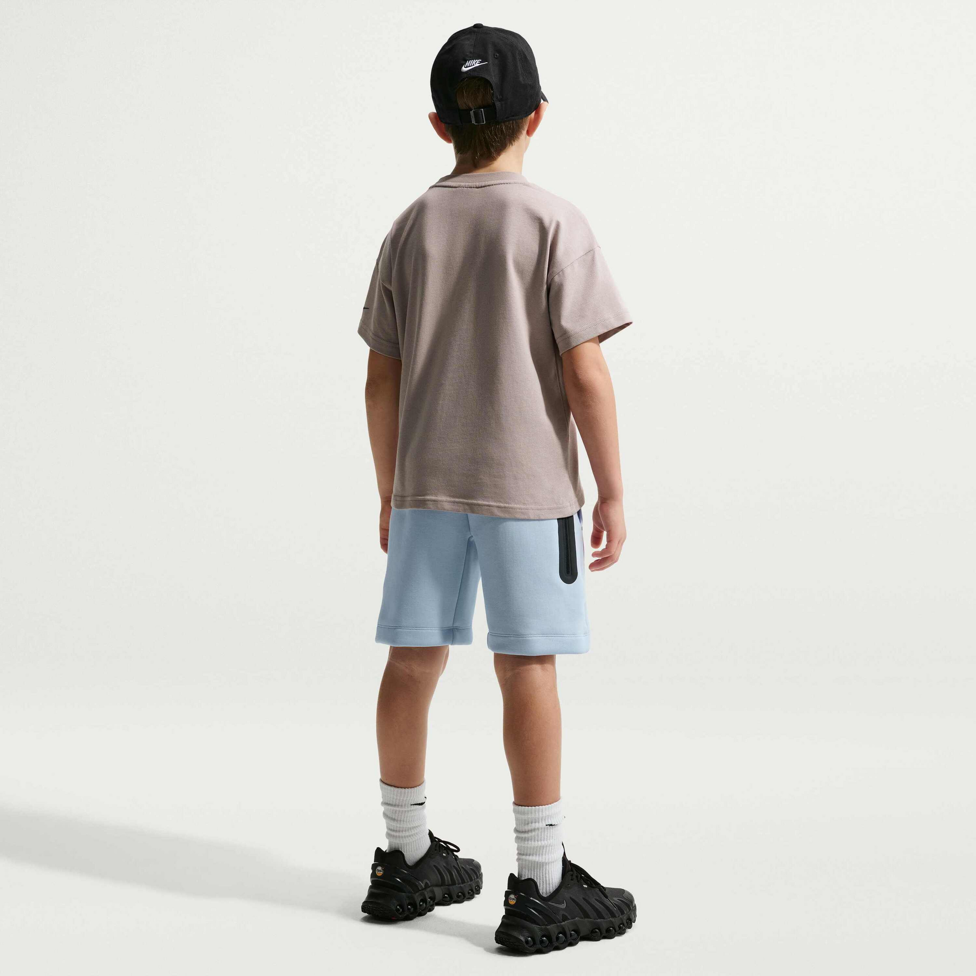 NIKE, Older Kids' (boys') Shorts Sportswear Tech Fleece