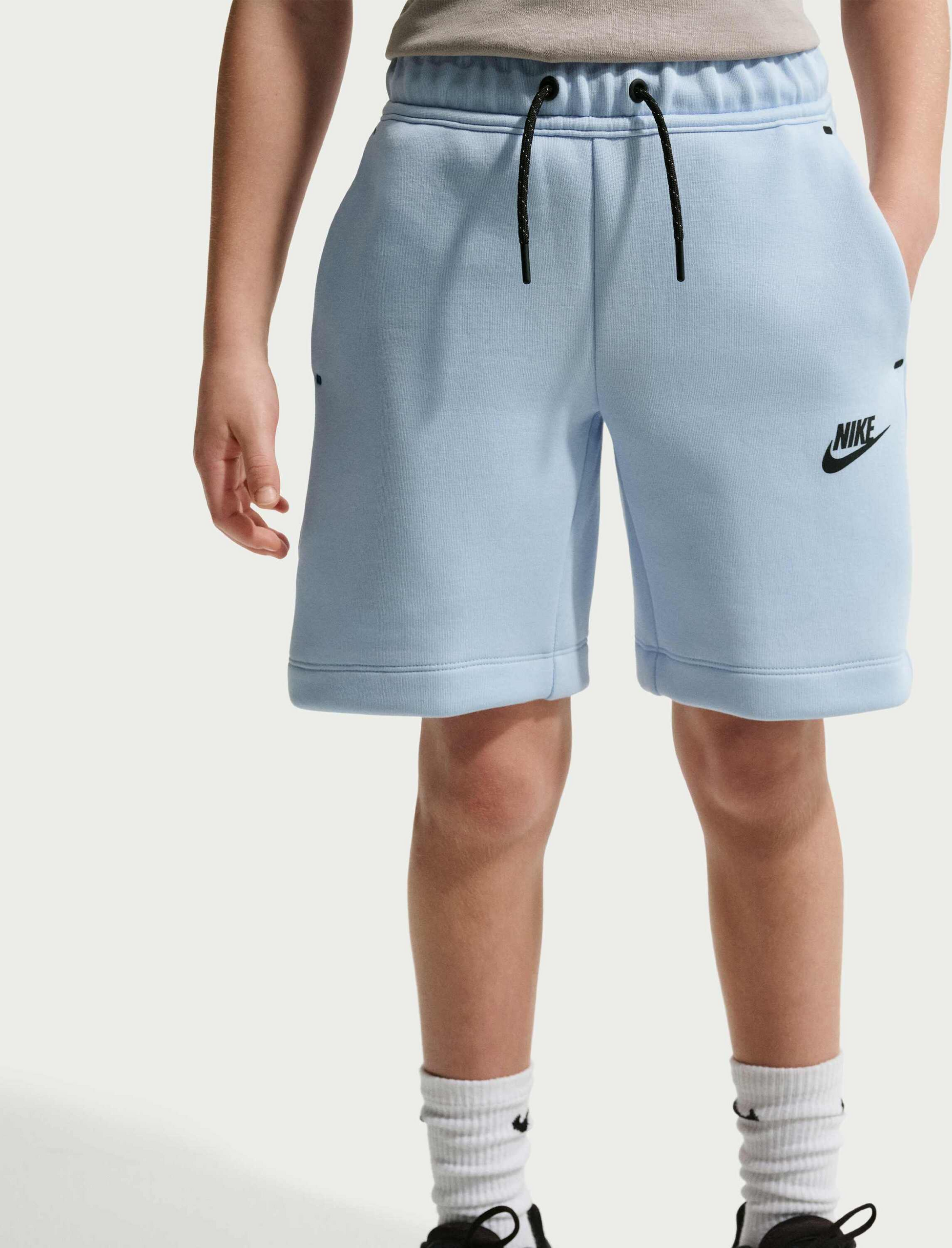NIKE, Older Kids' (boys') Shorts Sportswear Tech Fleece