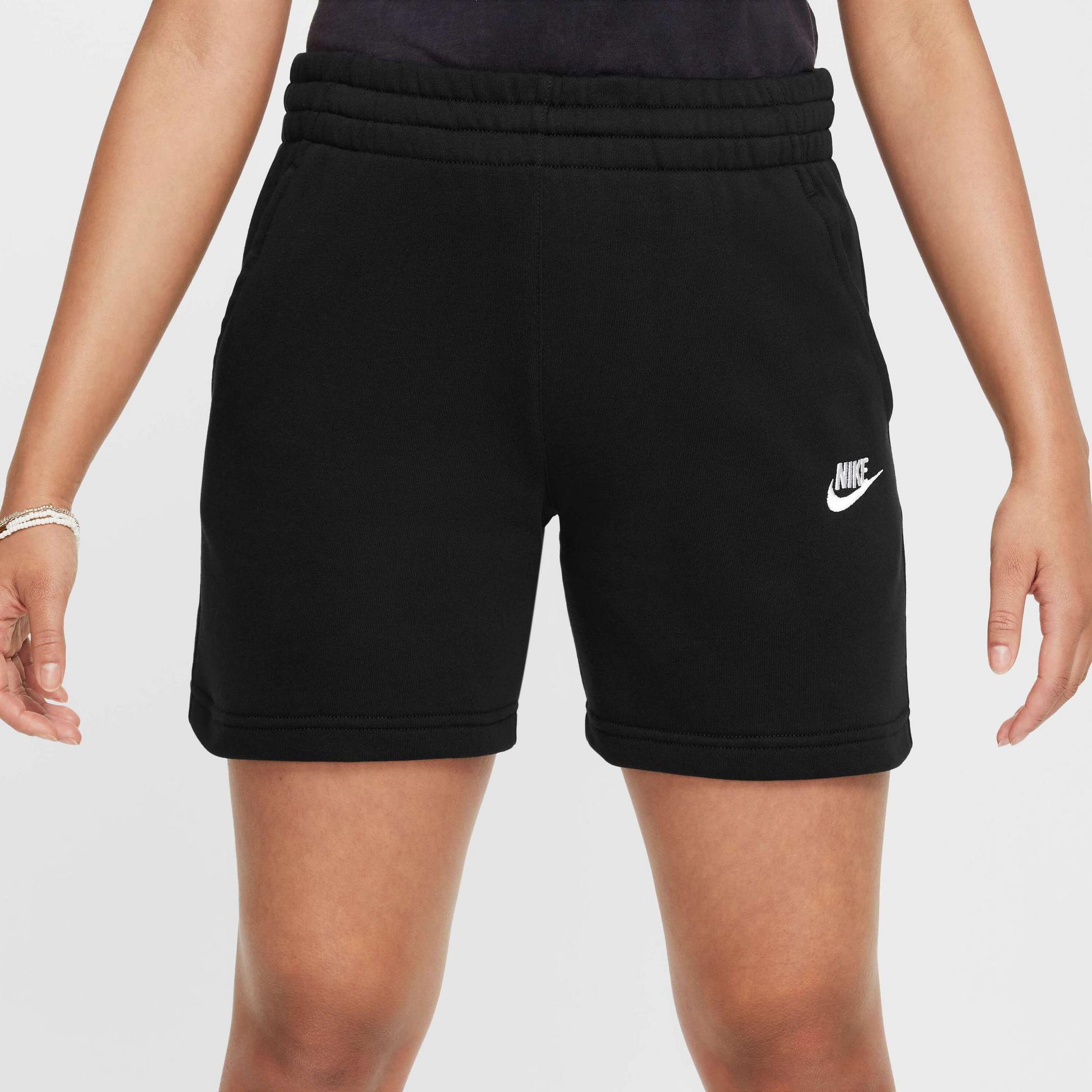 NIKE, Older Kids' (girls') 13cm (approx.) French Terry Shorts Sportswear Club Fleece