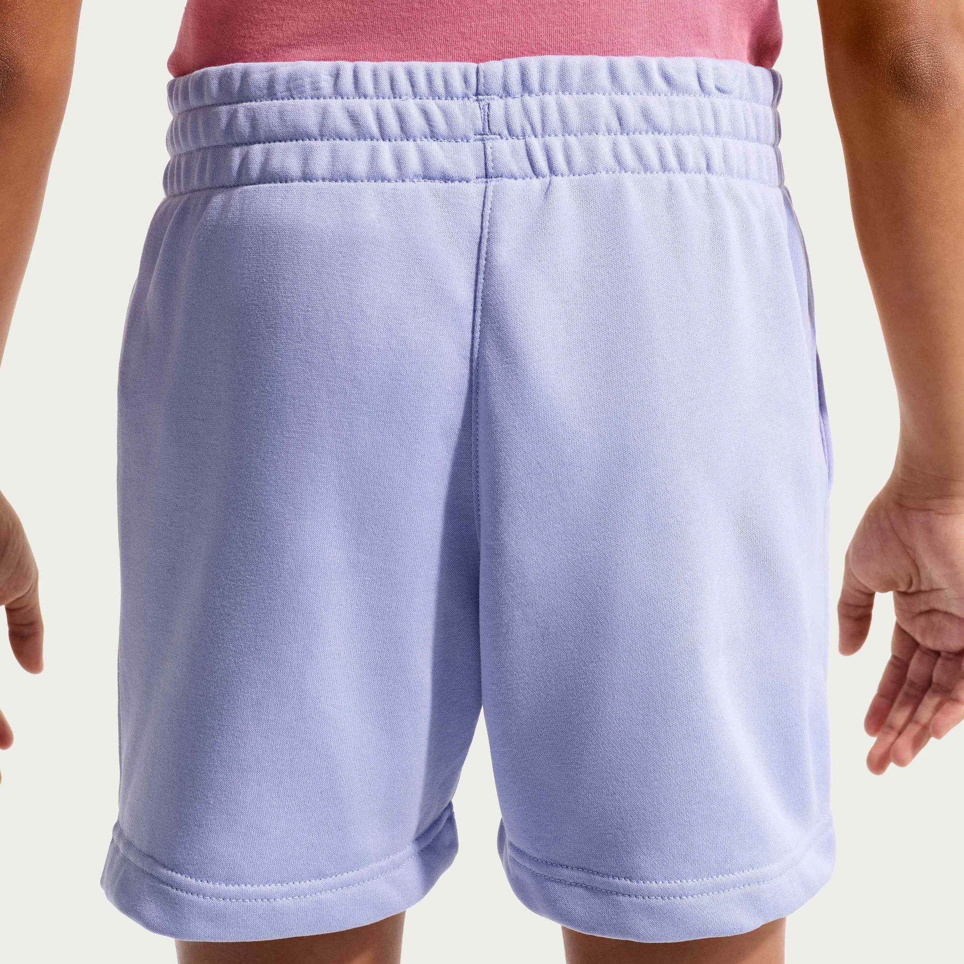 NIKE, Older Kids' (girls') 13cm (approx.) French Terry Shorts Sportswear Club Fleece