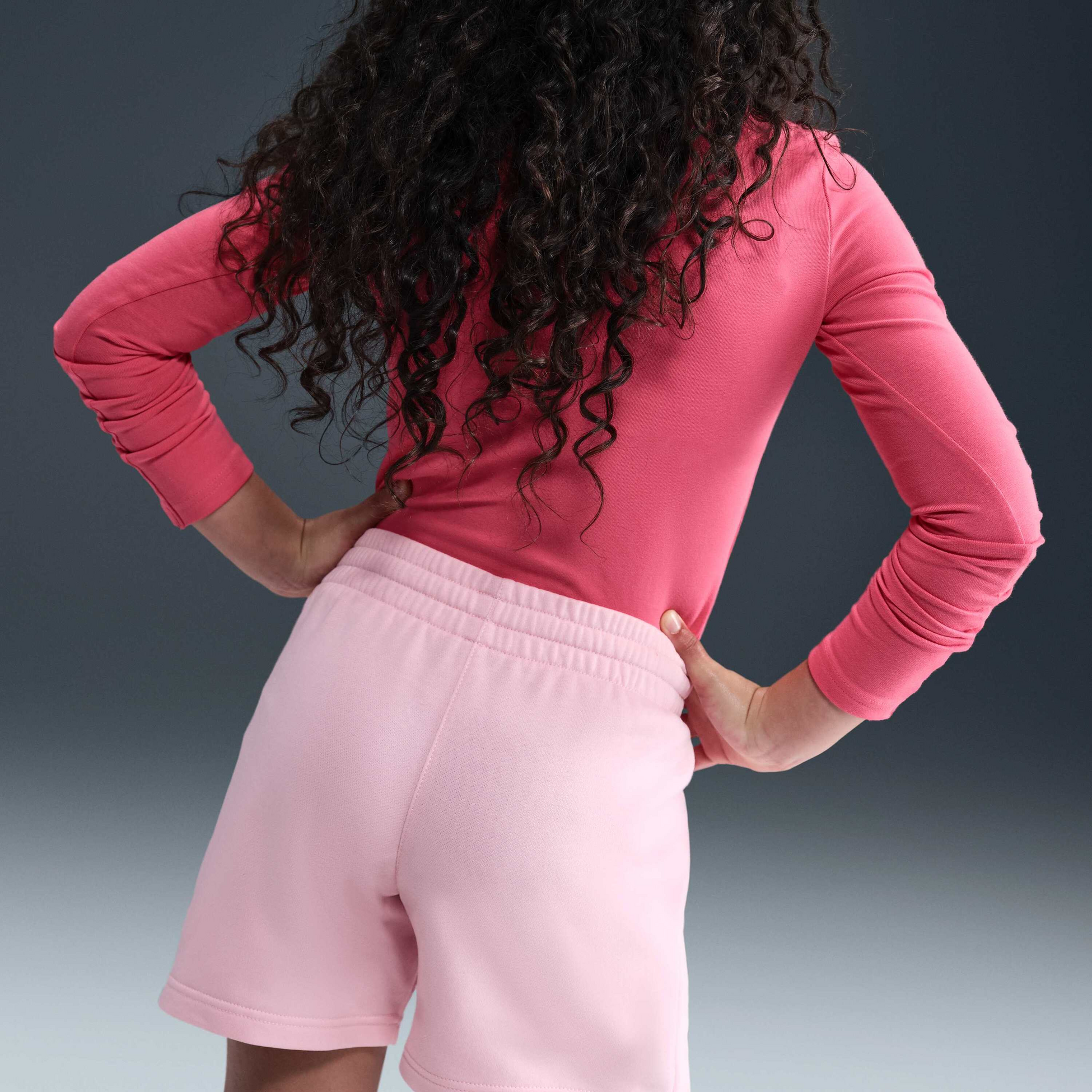 NIKE, Older Kids' (girls') 13cm (approx.) French Terry Shorts Sportswear Club Fleece