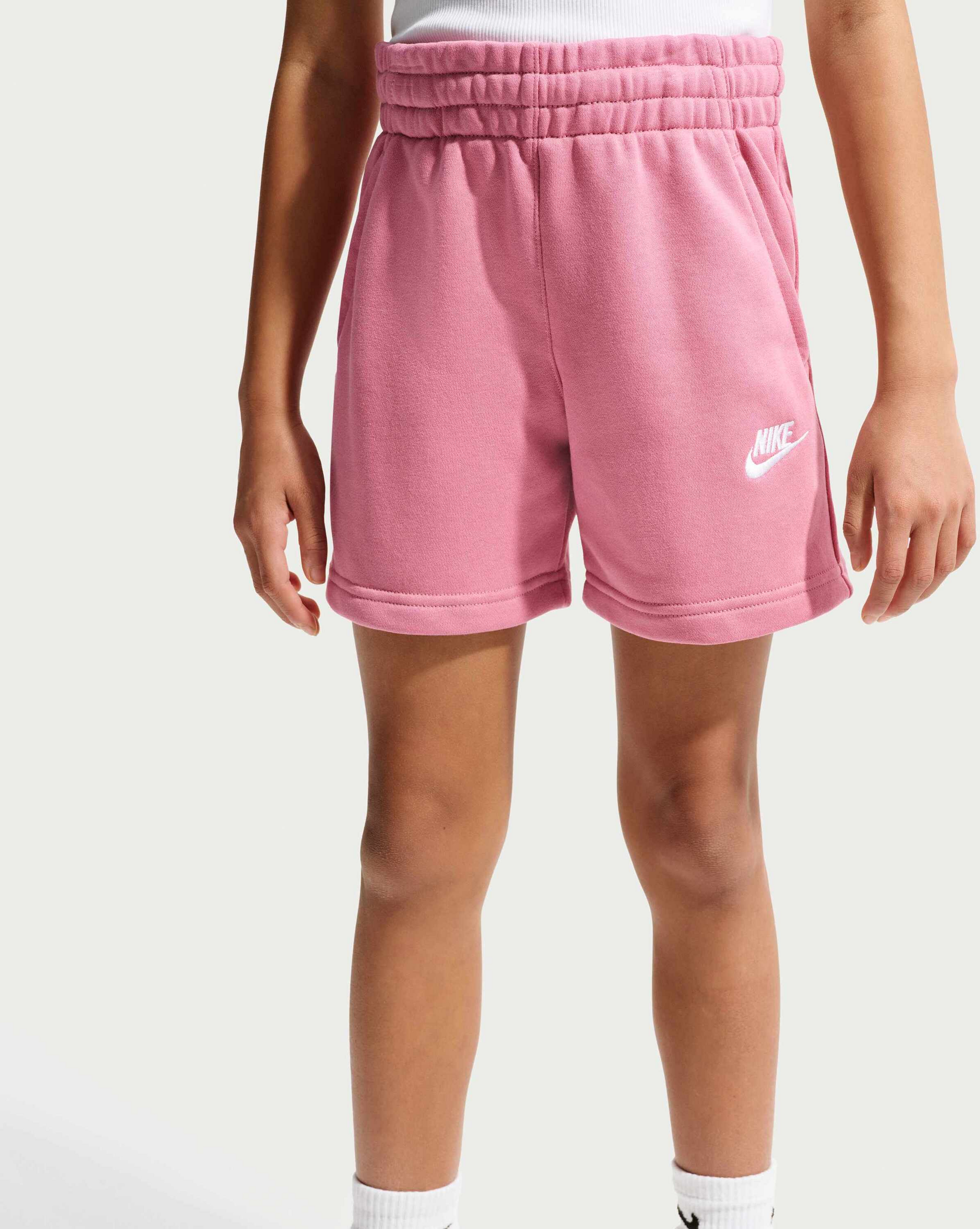 NIKE, Older Kids' (girls') 13cm (approx.) French Terry Shorts Sportswear Club Fleece