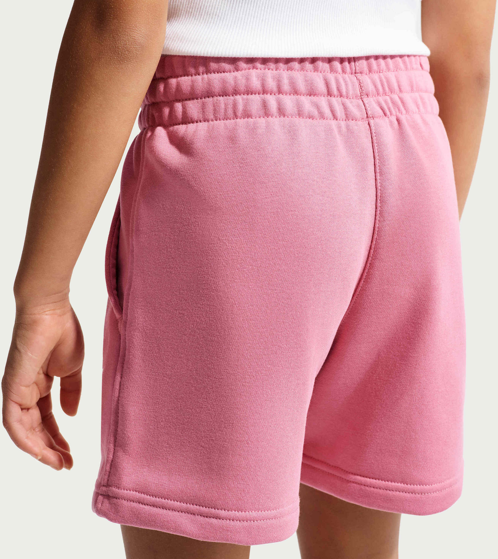 NIKE, Older Kids' (girls') 13cm (approx.) French Terry Shorts Sportswear Club Fleece