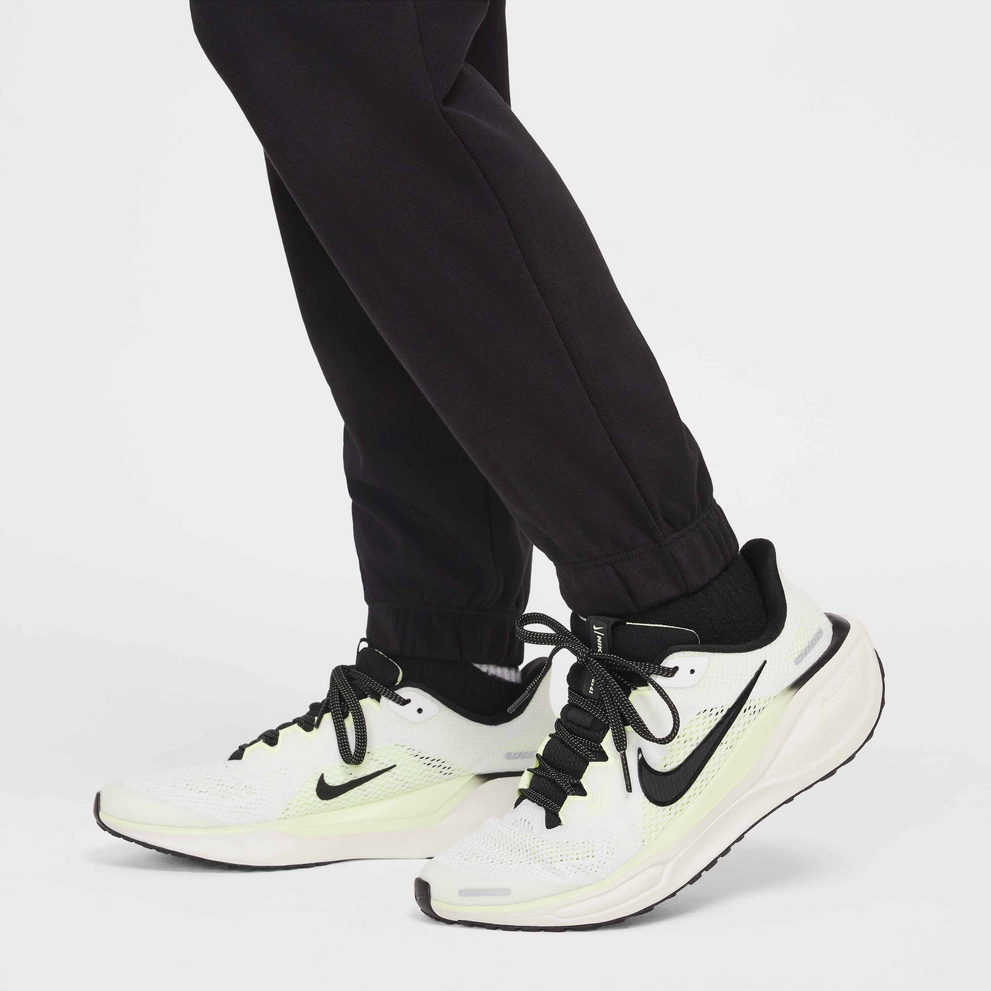 NIKE, Older Kids' (girls') Dri-fit Joggers Pro Fleece