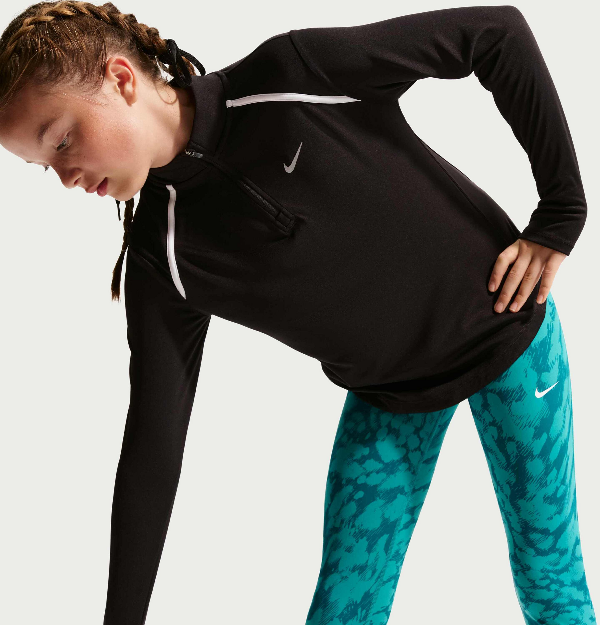 NIKE, Older Kids' (girls') Dri-fit Long-sleeve Half-zip Top Tempo