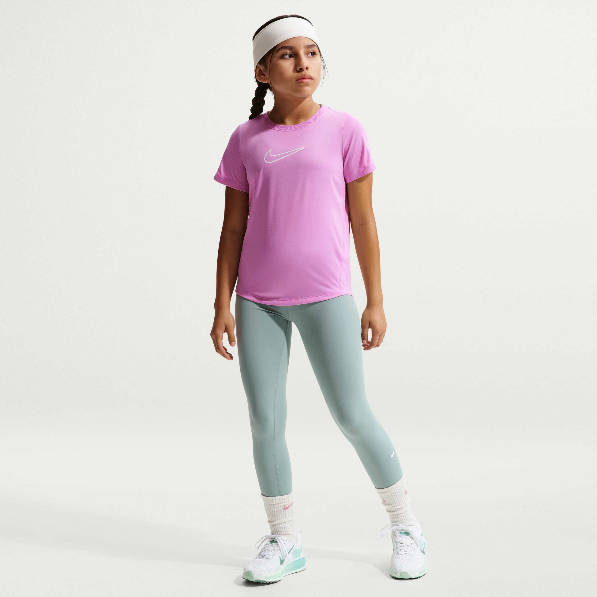 NIKE, Older Kids' (girls') Dri-fit Short-sleeve Top One Fitted