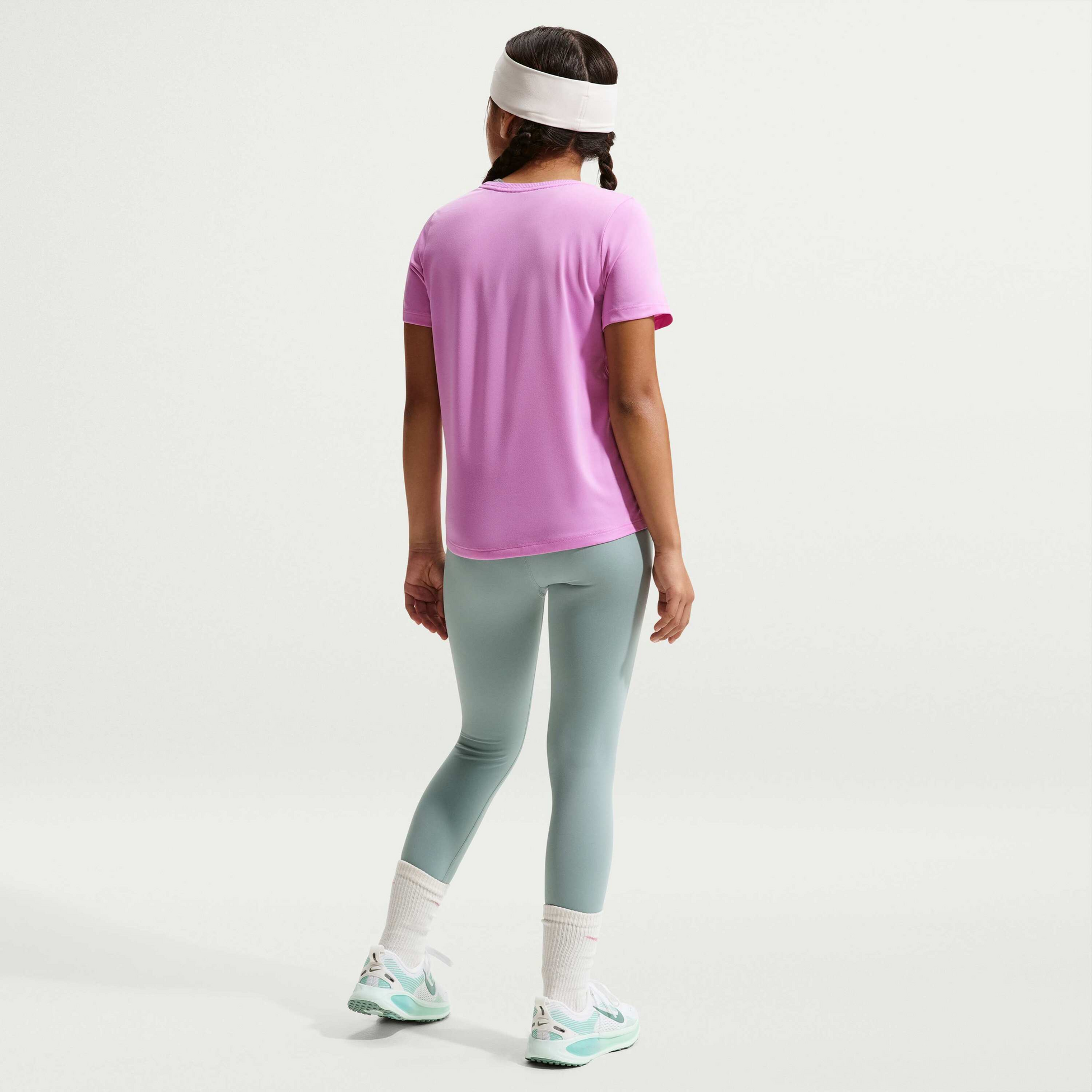 NIKE, Older Kids' (girls') Dri-fit Short-sleeve Top One Fitted