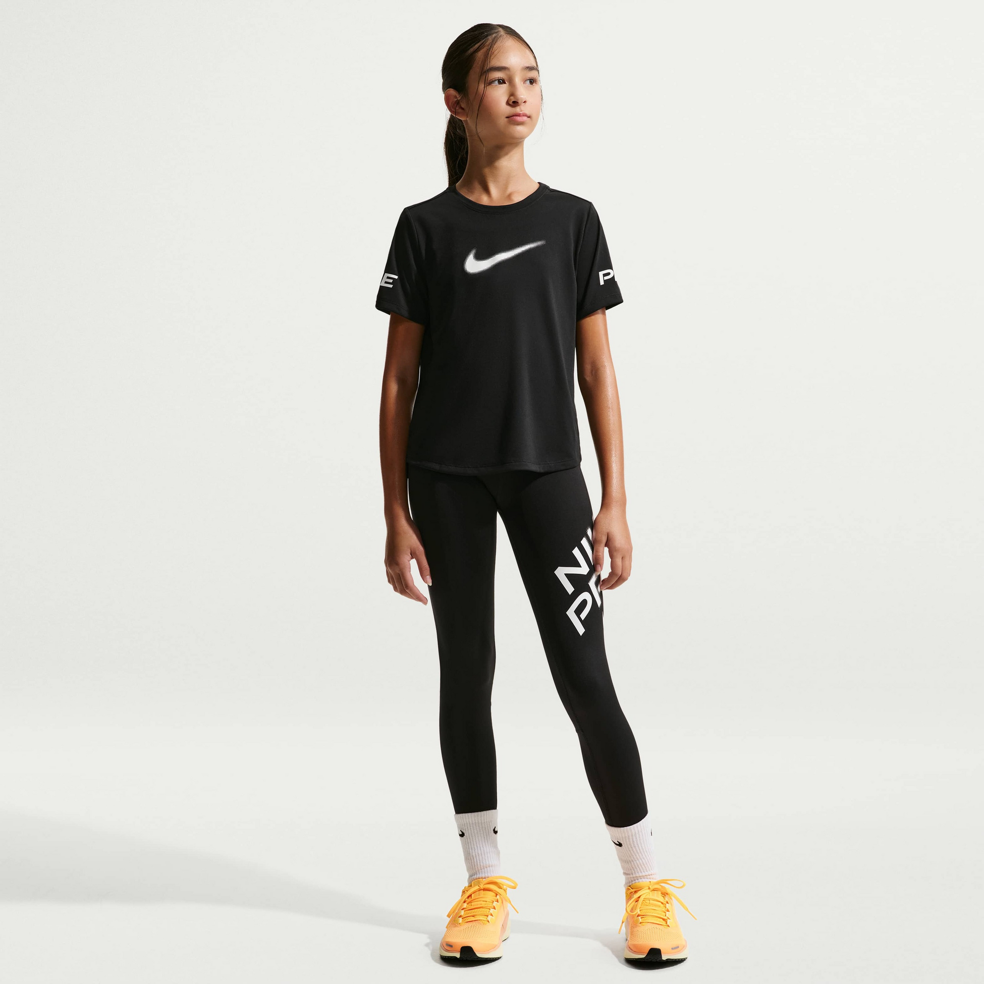 NIKE, Older Kids' (girls') Dri-fit Short-sleeve Training Top Pro