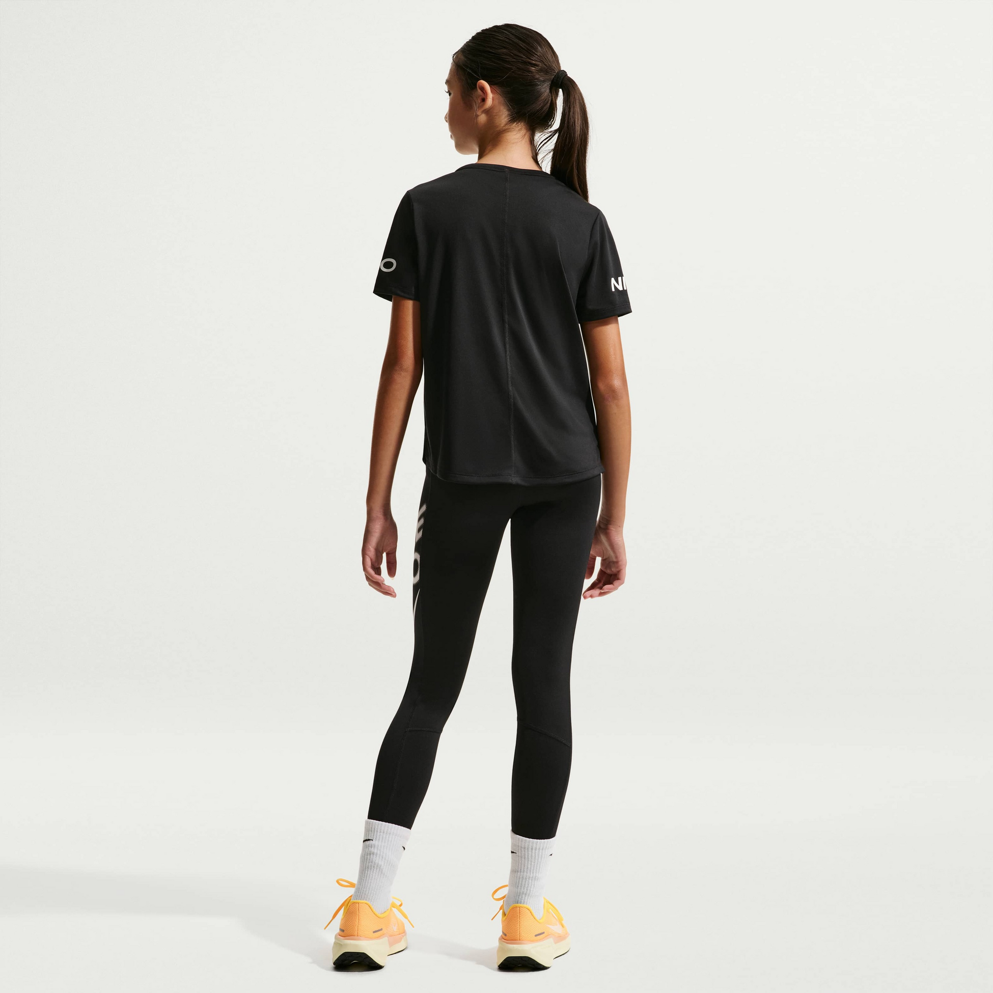 NIKE, Older Kids' (girls') Dri-fit Short-sleeve Training Top Pro