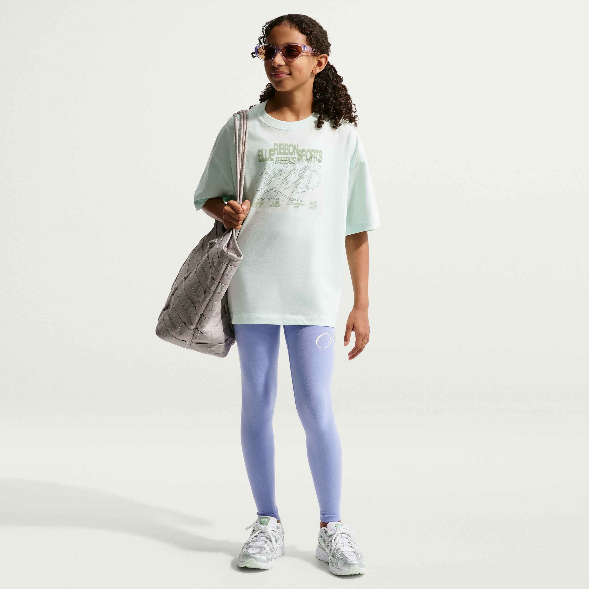 NIKE, Older Kids' (girls') High-waisted Graphic Leggings Sportswear Classic
