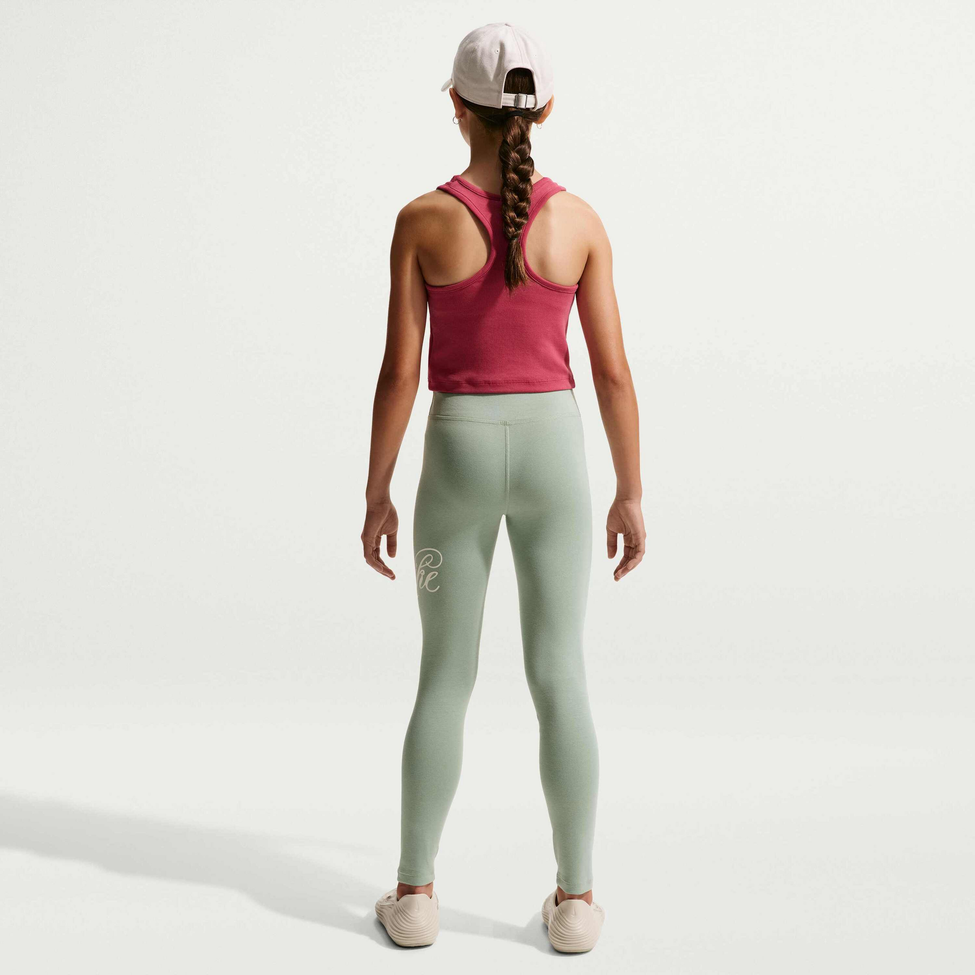 NIKE, Older Kids' (girls') High-waisted Graphic Leggings Sportswear Classic
