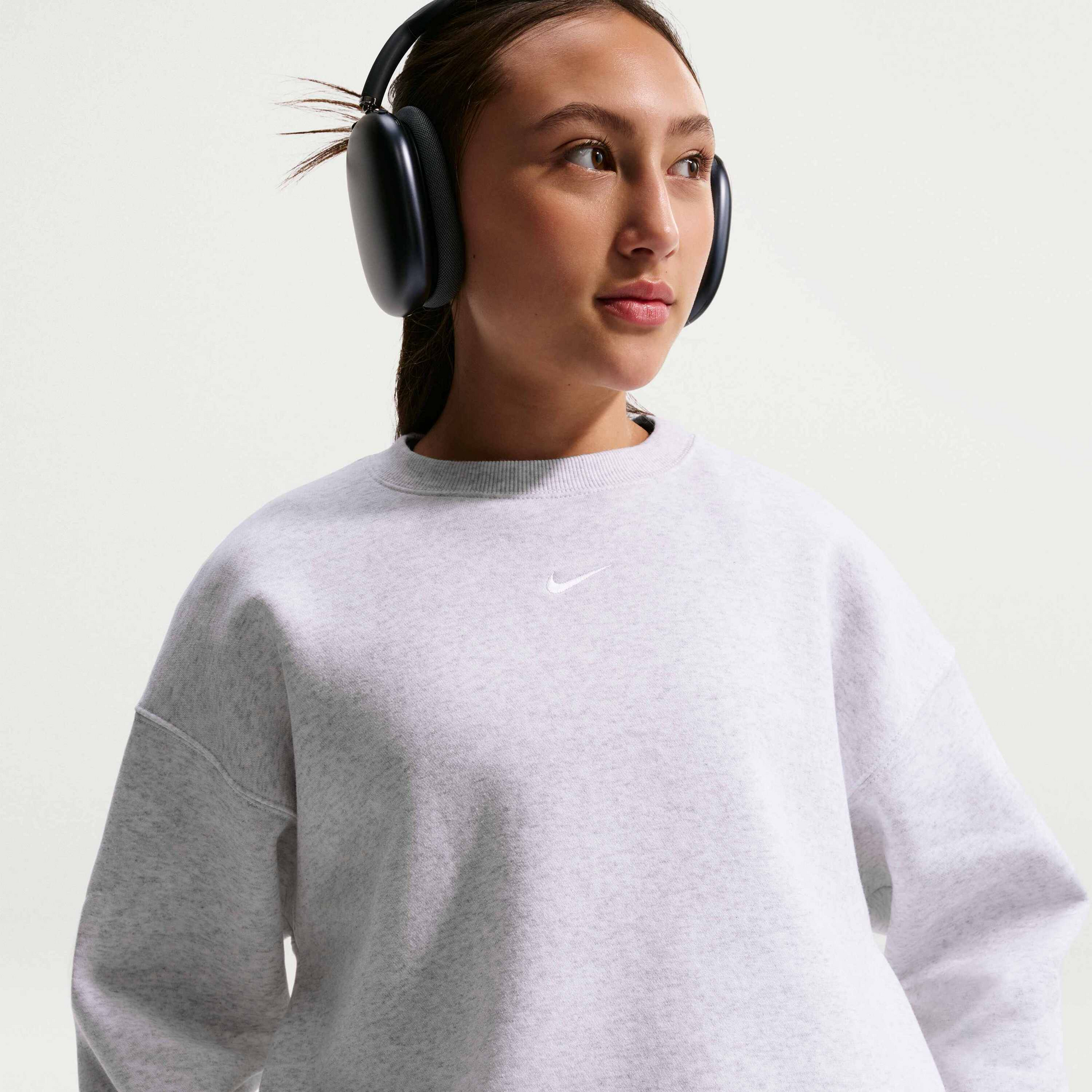 NIKE, Older Kids' (girls') Oversized Crew-neck Sweatshirt Sportswear Studio