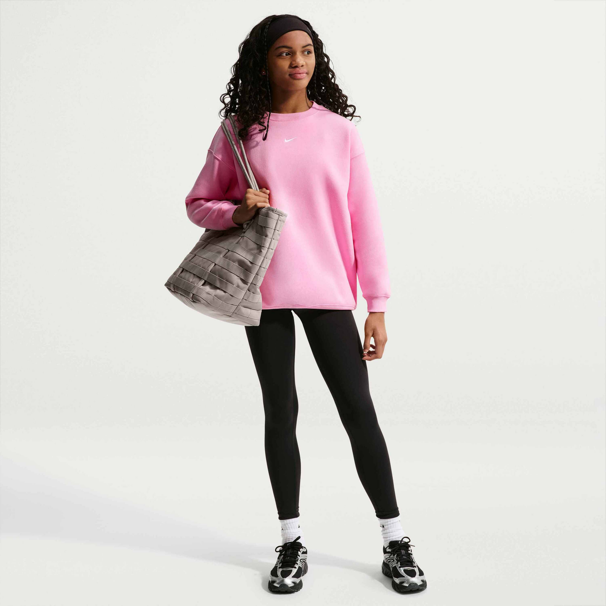 NIKE, Older Kids' (girls') Oversized Crew-neck Sweatshirt Sportswear Studio