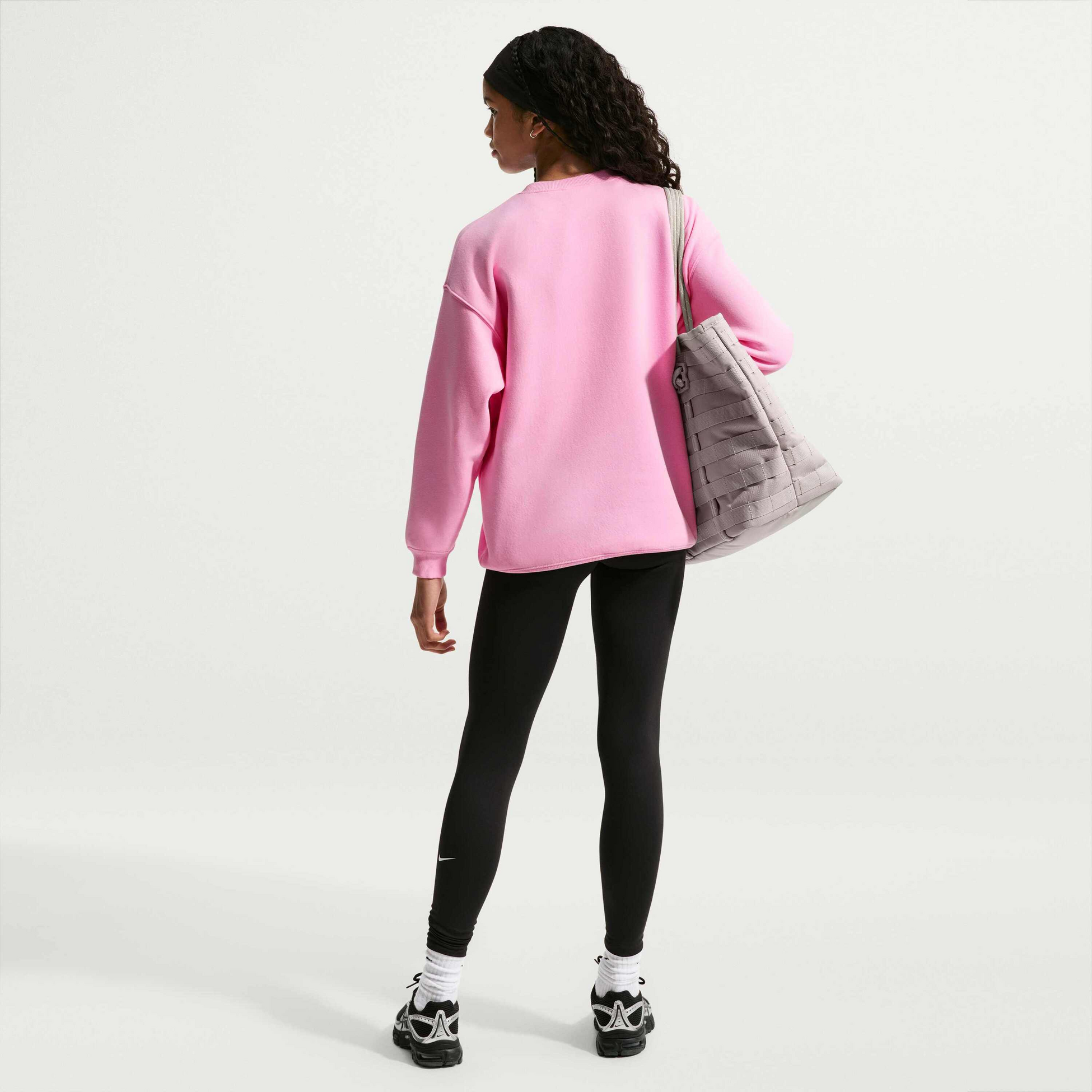 NIKE, Older Kids' (girls') Oversized Crew-neck Sweatshirt Sportswear Studio