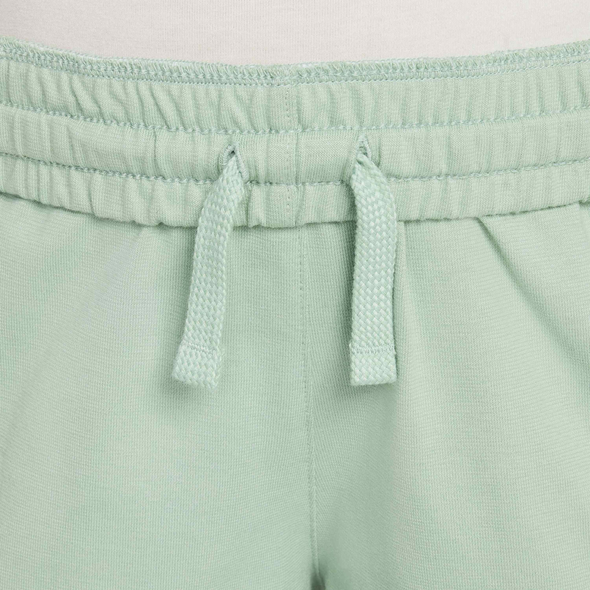 NIKE, Older Kids' 15cm (approx.) Knit Shorts Sportswear Club