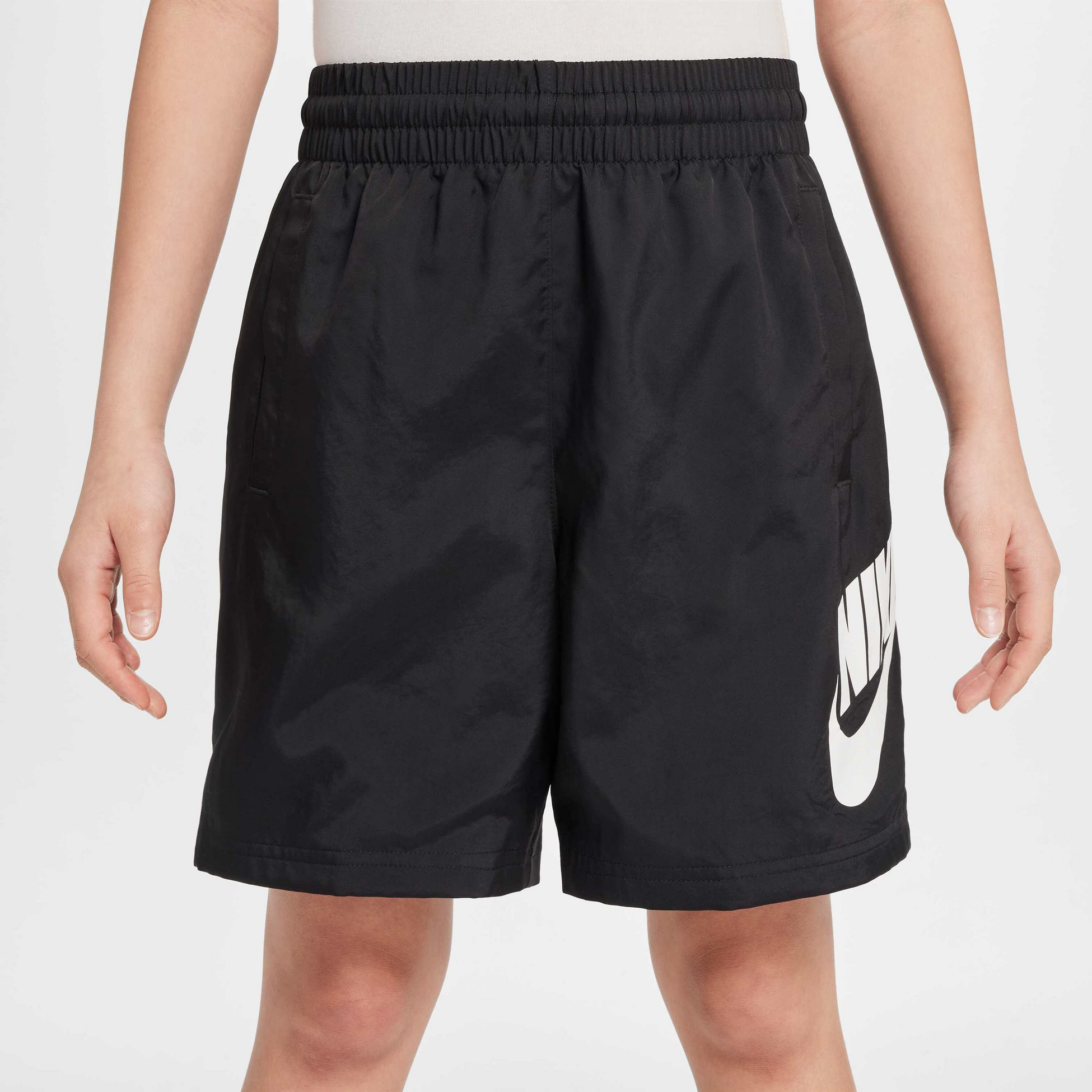 NIKE, Older Kids' 15cm (approx.) Woven Shorts Sportswear Club
