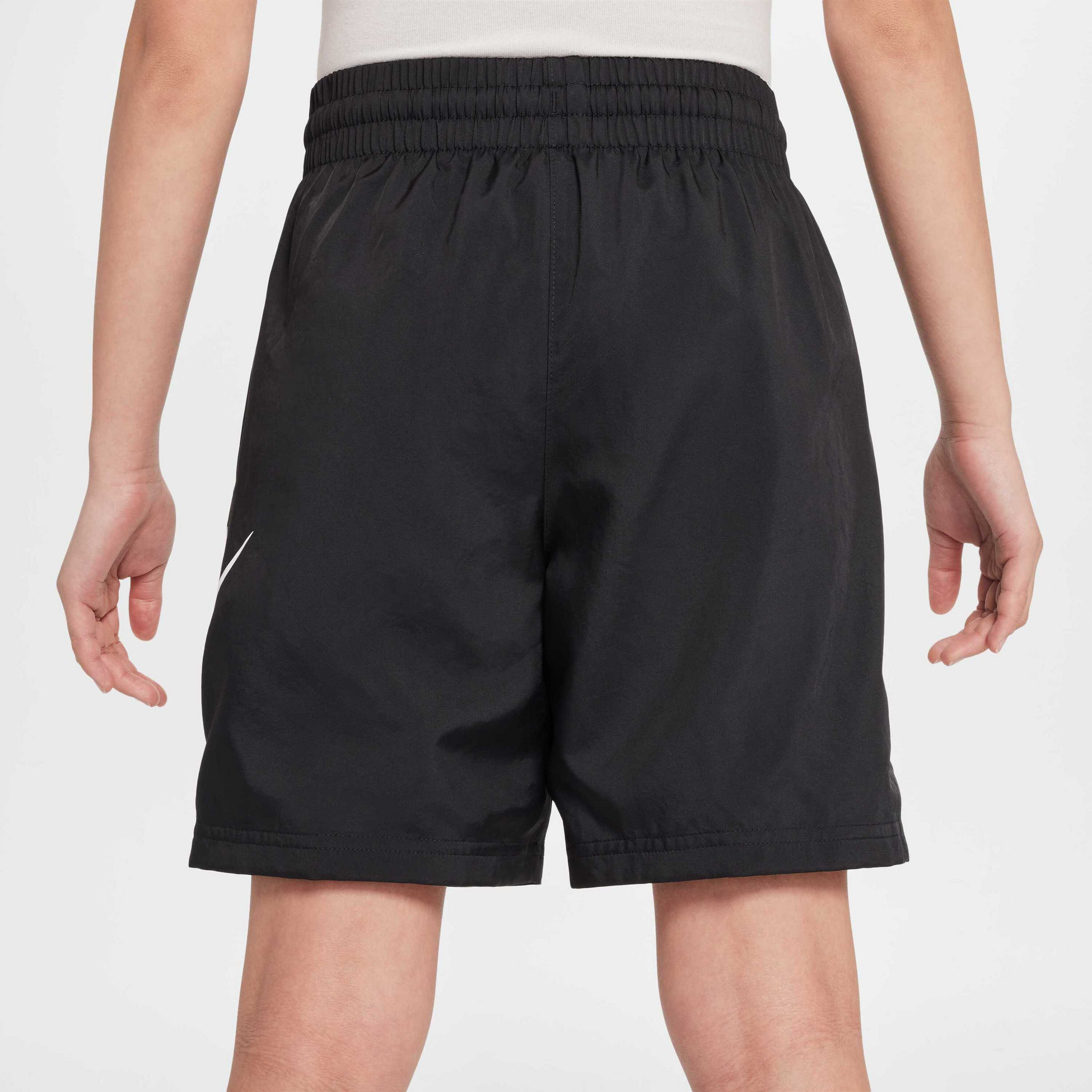 NIKE, Older Kids' 15cm (approx.) Woven Shorts Sportswear Club